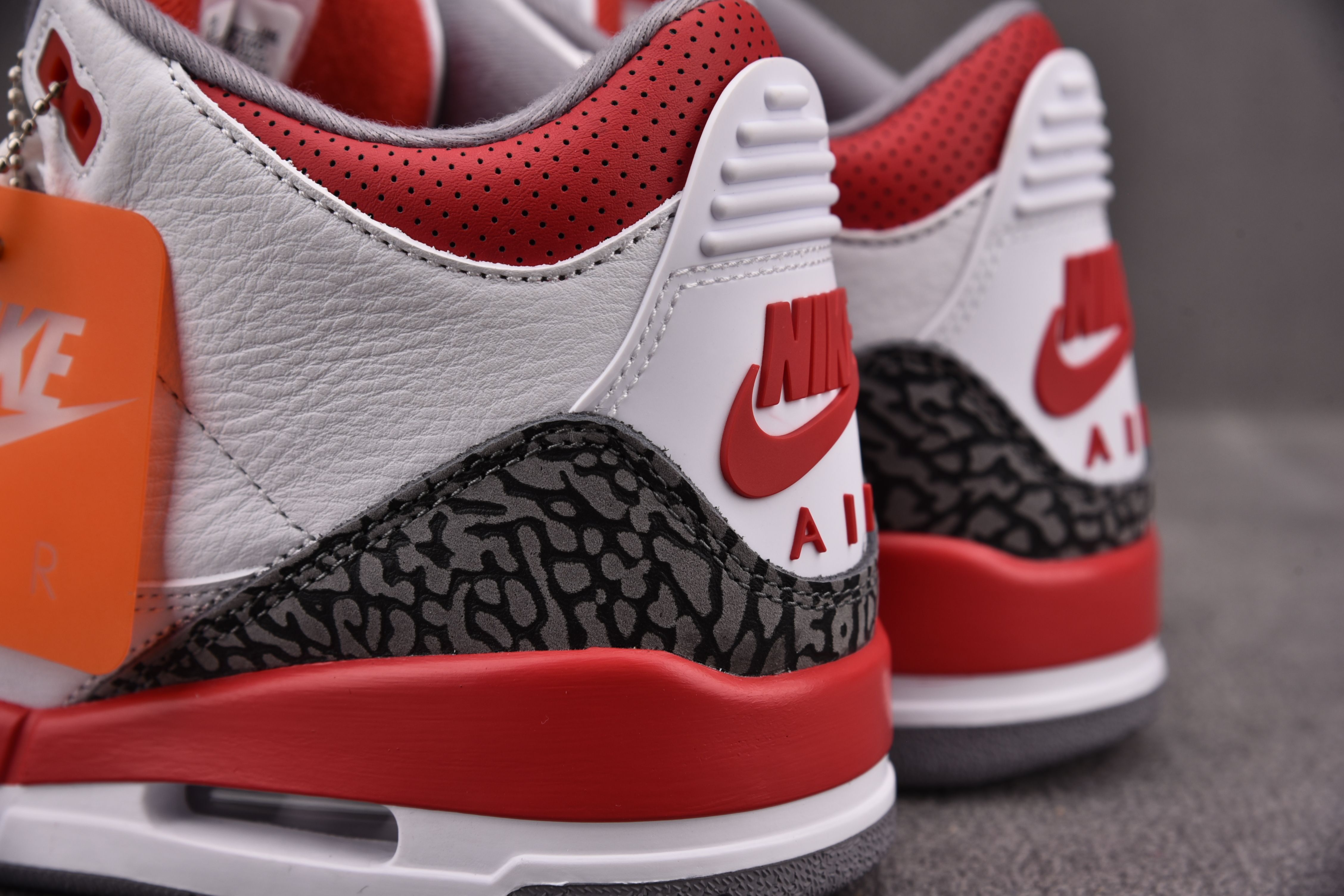 Jordan 3 Retro Fire Red (2022)