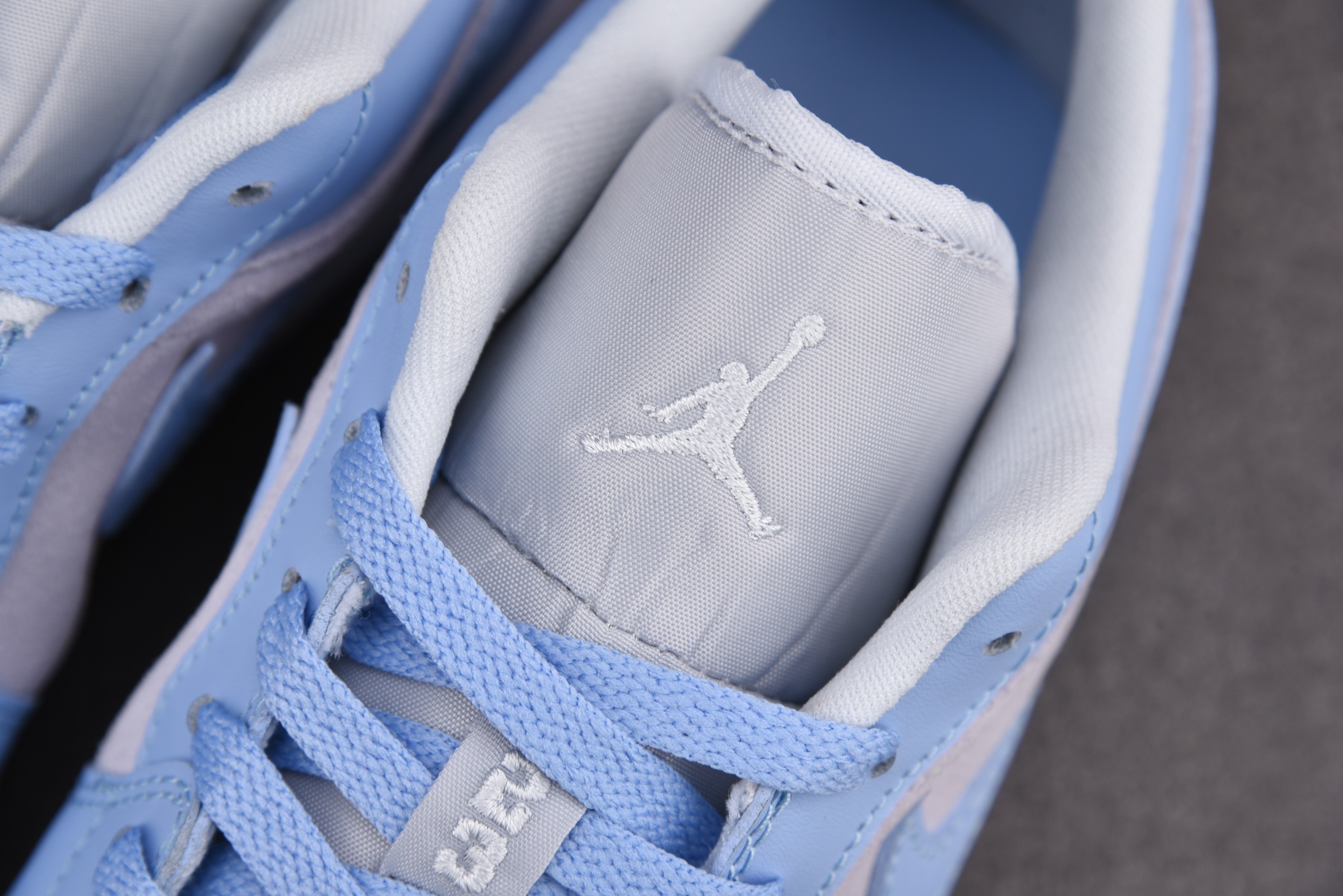 Jordan 1 Low University Blue (Women Size!!)