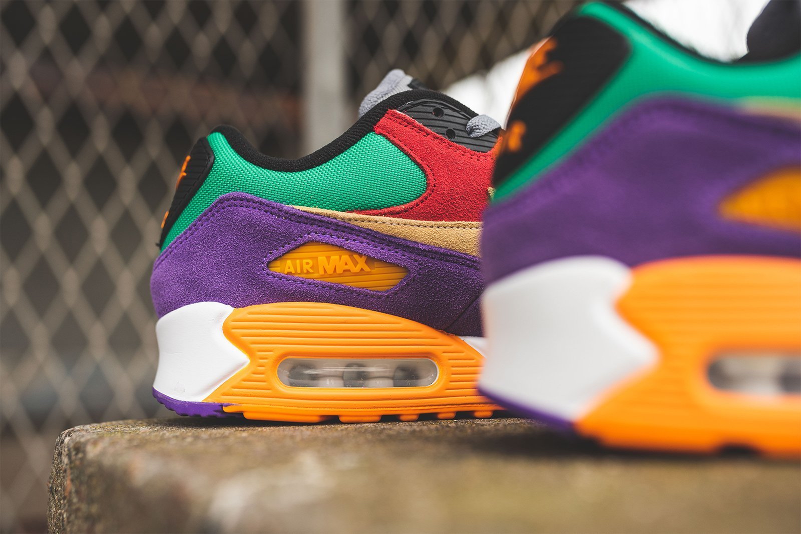 NIKE AIR MAX 90 QS