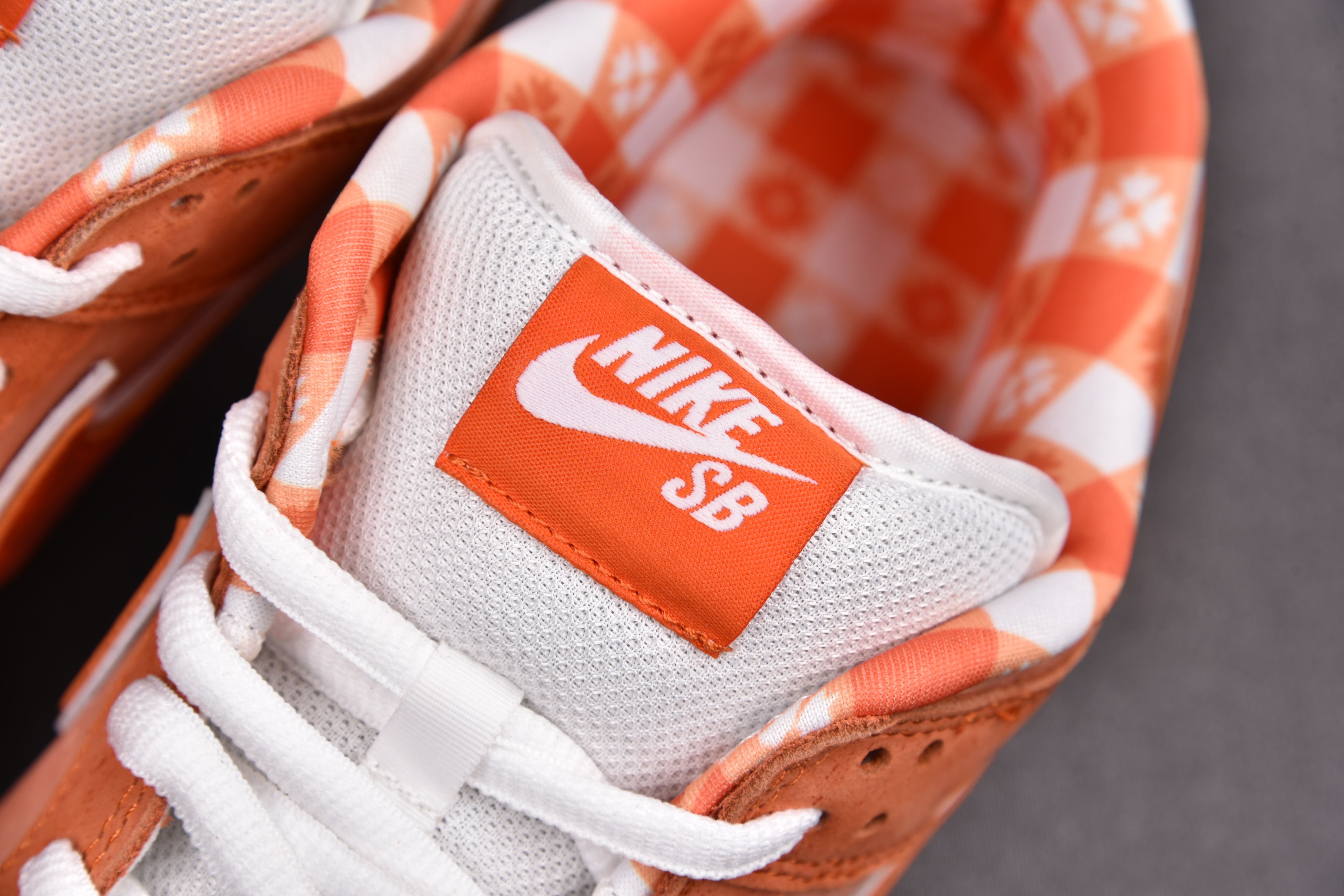 Nike SB Dunk Low Orange Lobster