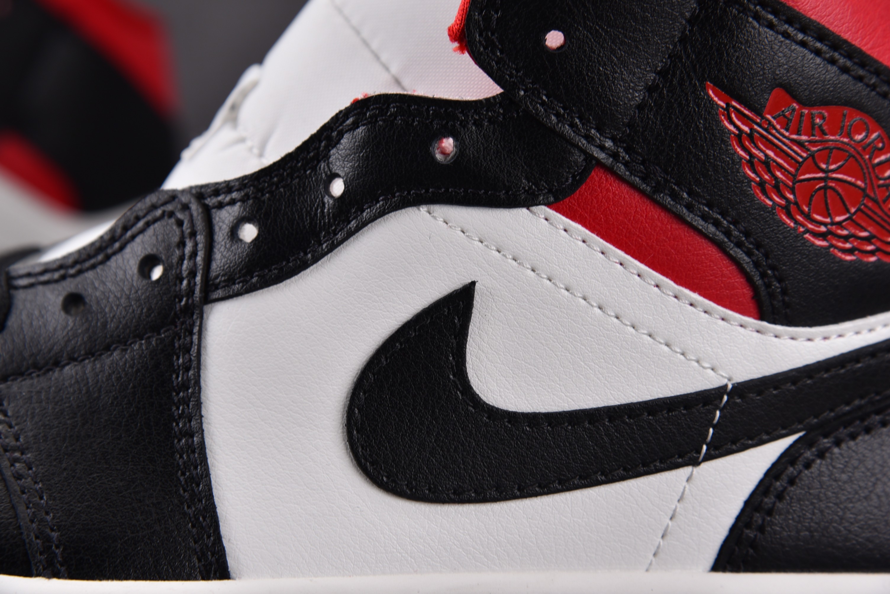 Jordan 1 Mid Gym Red Panda (Women Size!!)