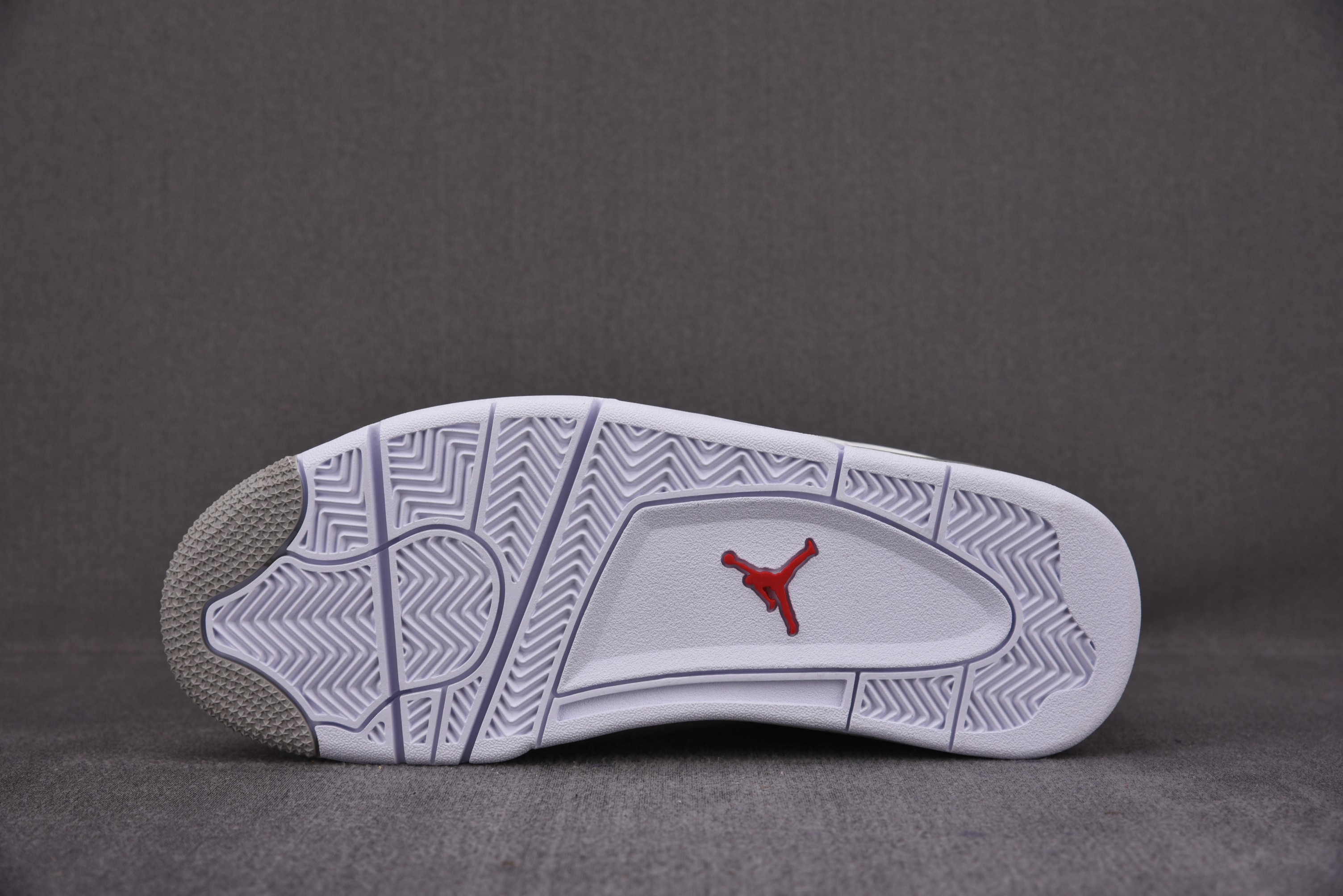 Air Jordan 4 Tech Grey / Oreo White