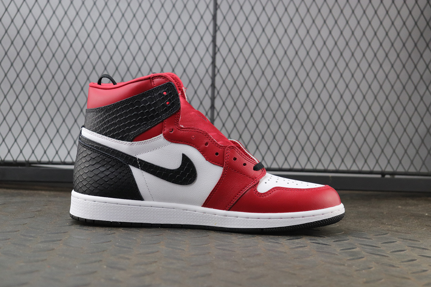 Jordan 1 High OG 'Satin Red' (WOMEN SIZE!!)