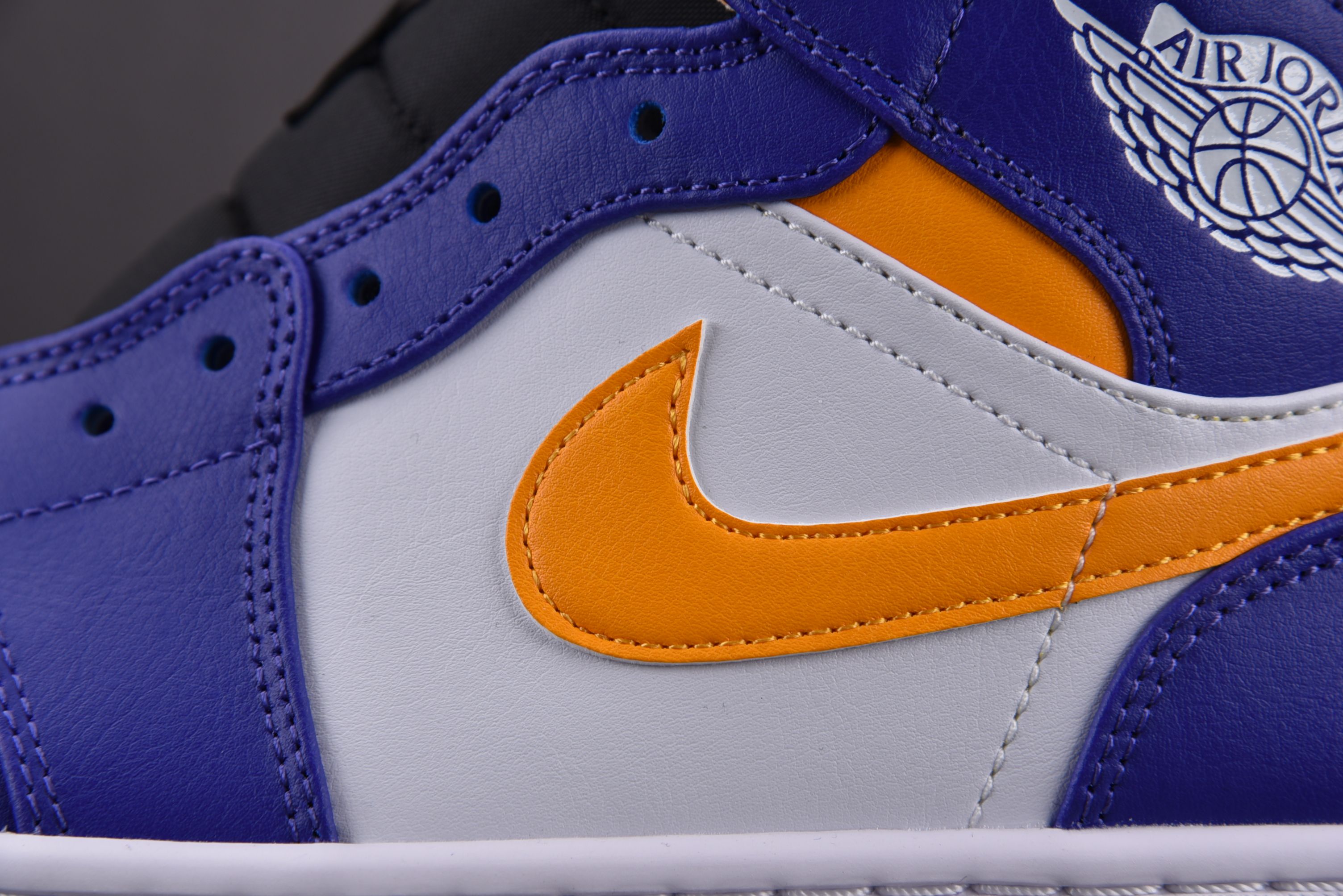 Jordan 1 Mid Lakers