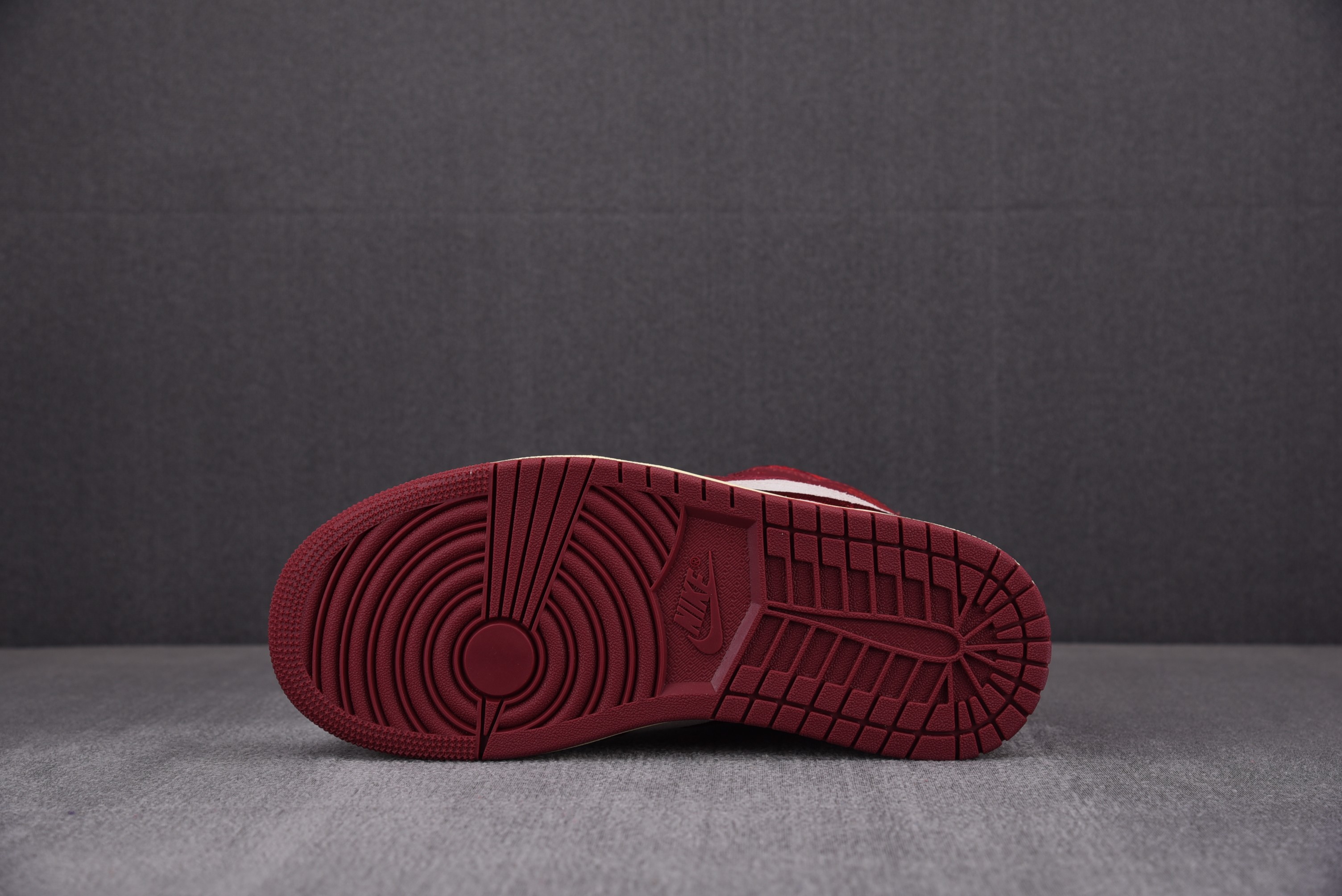 Jordan 1 Mid SE Tiki Leaf Team Red (Women Size!!)