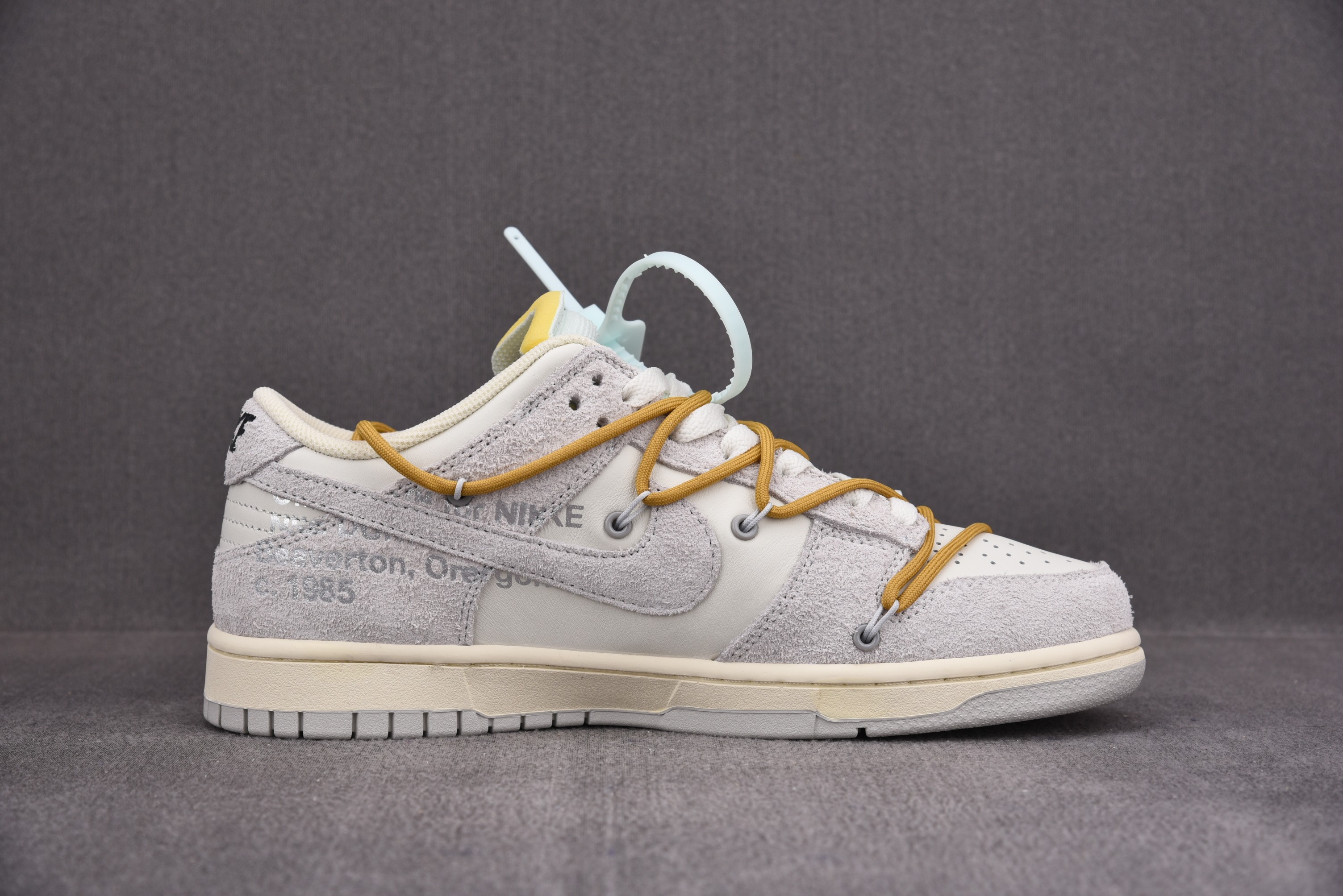 Nike Dunk Low   Lot 37