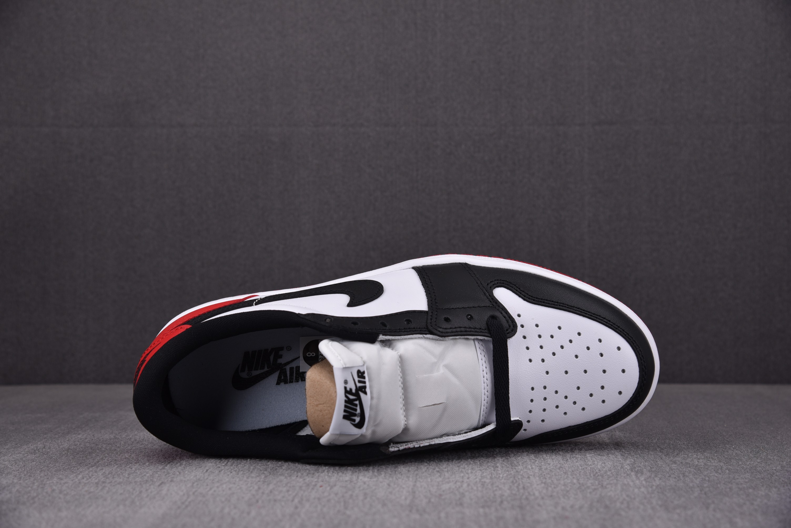 Jordan 1 Retro Low OG Black Toe