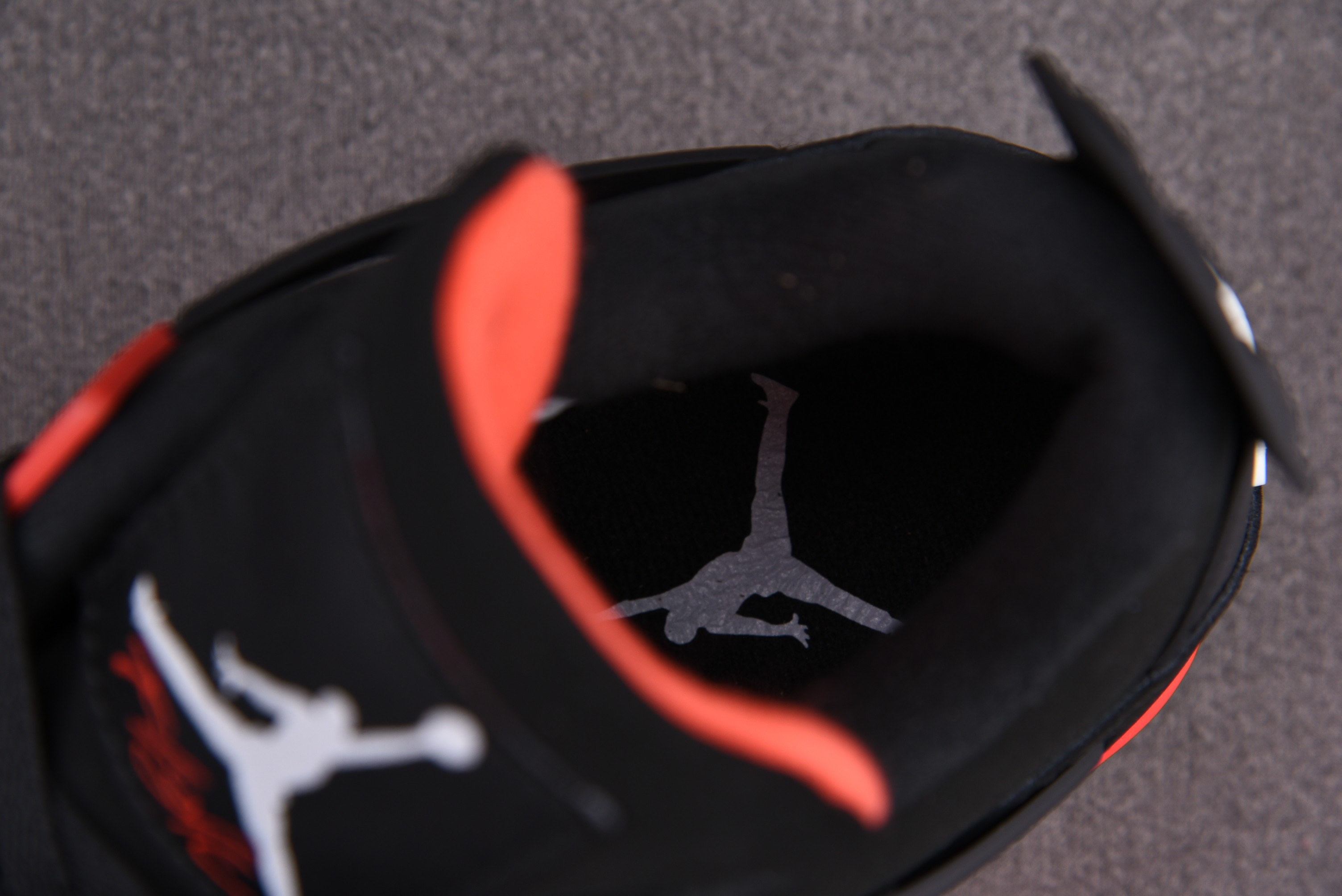Jordan 4 Retro Red Thunder