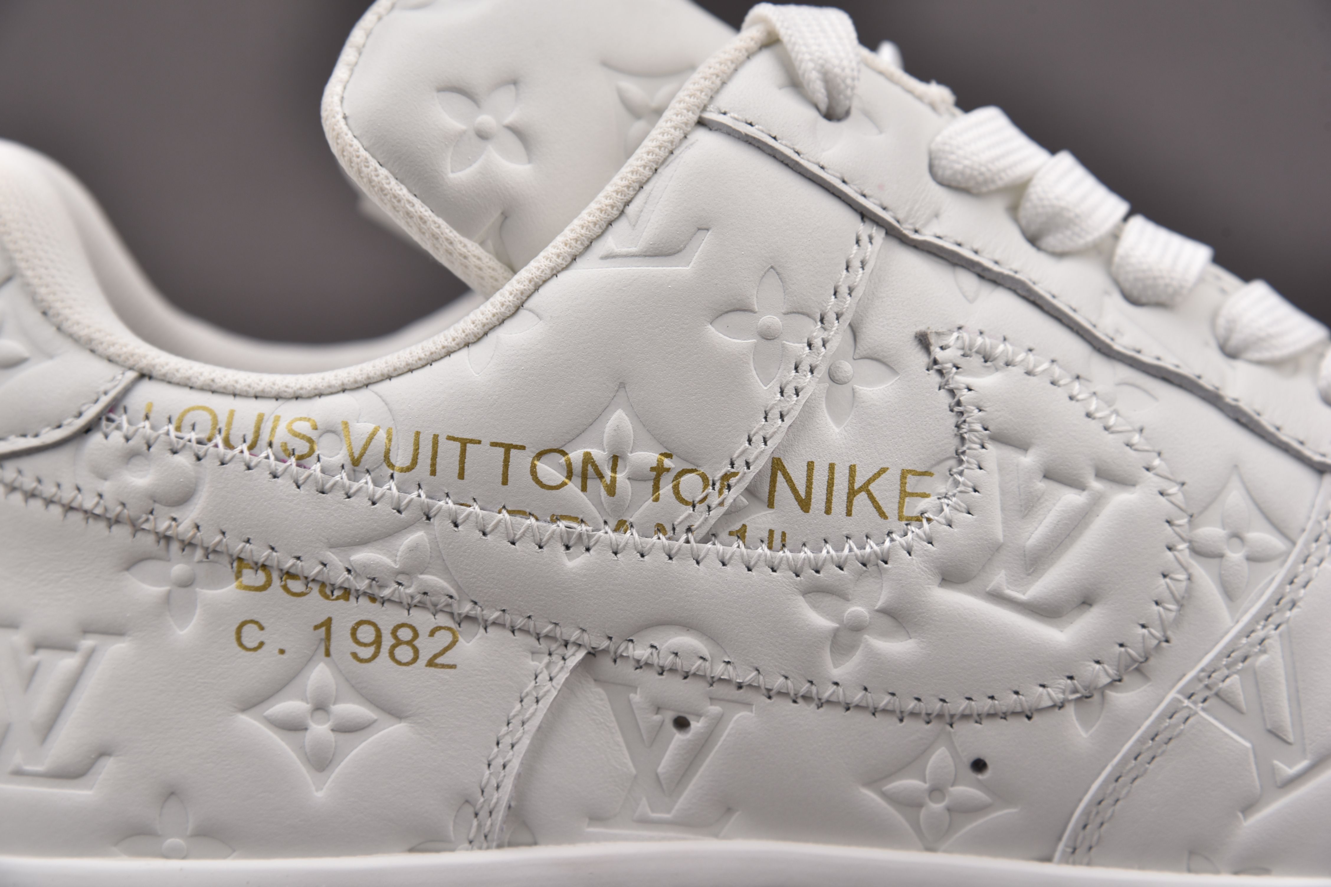 Nike Air Force 1 Low Louis Vuitton   Monogram Triple White (Be careful about the size!!)