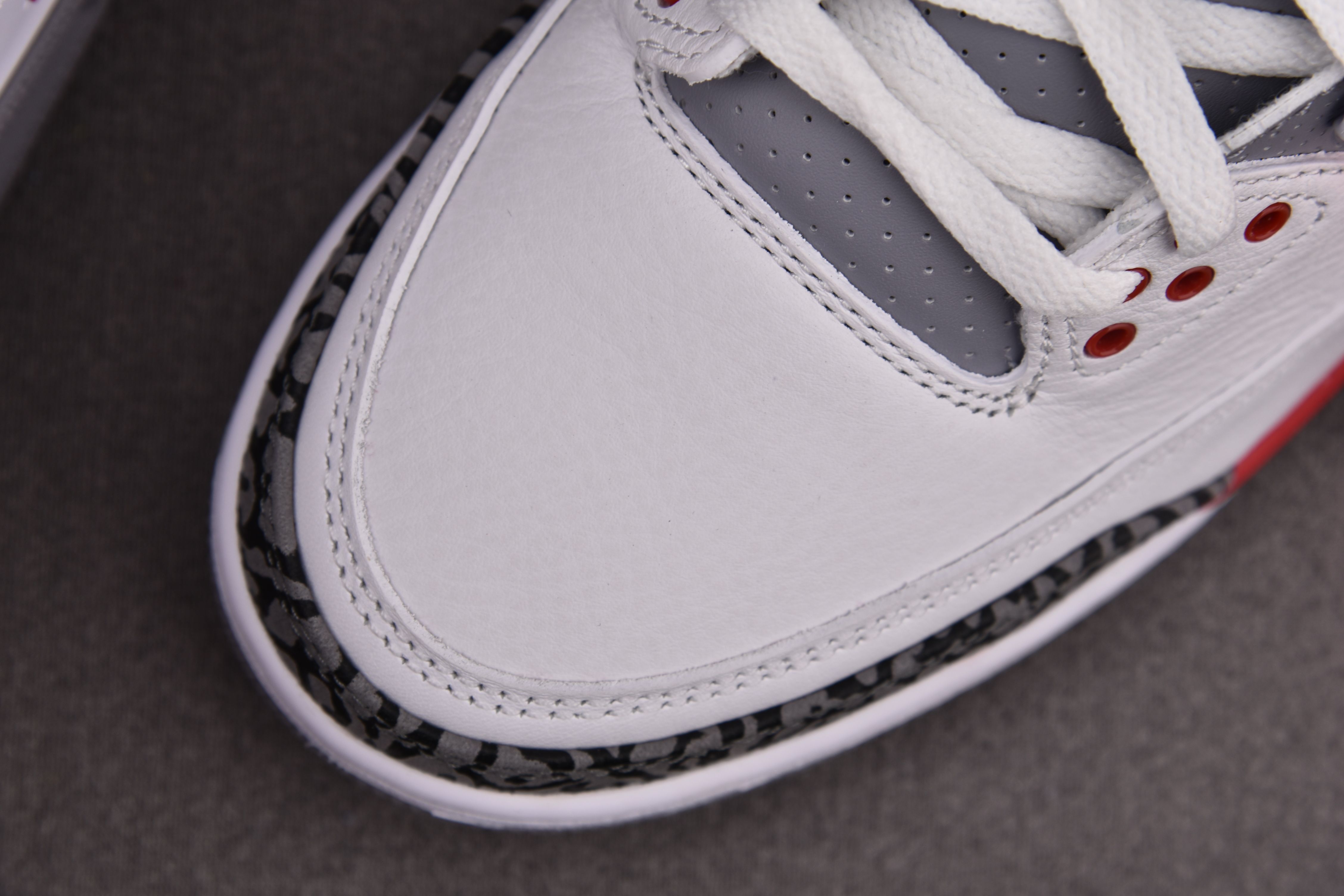 Jordan 3 Retro Fire Red (2022)