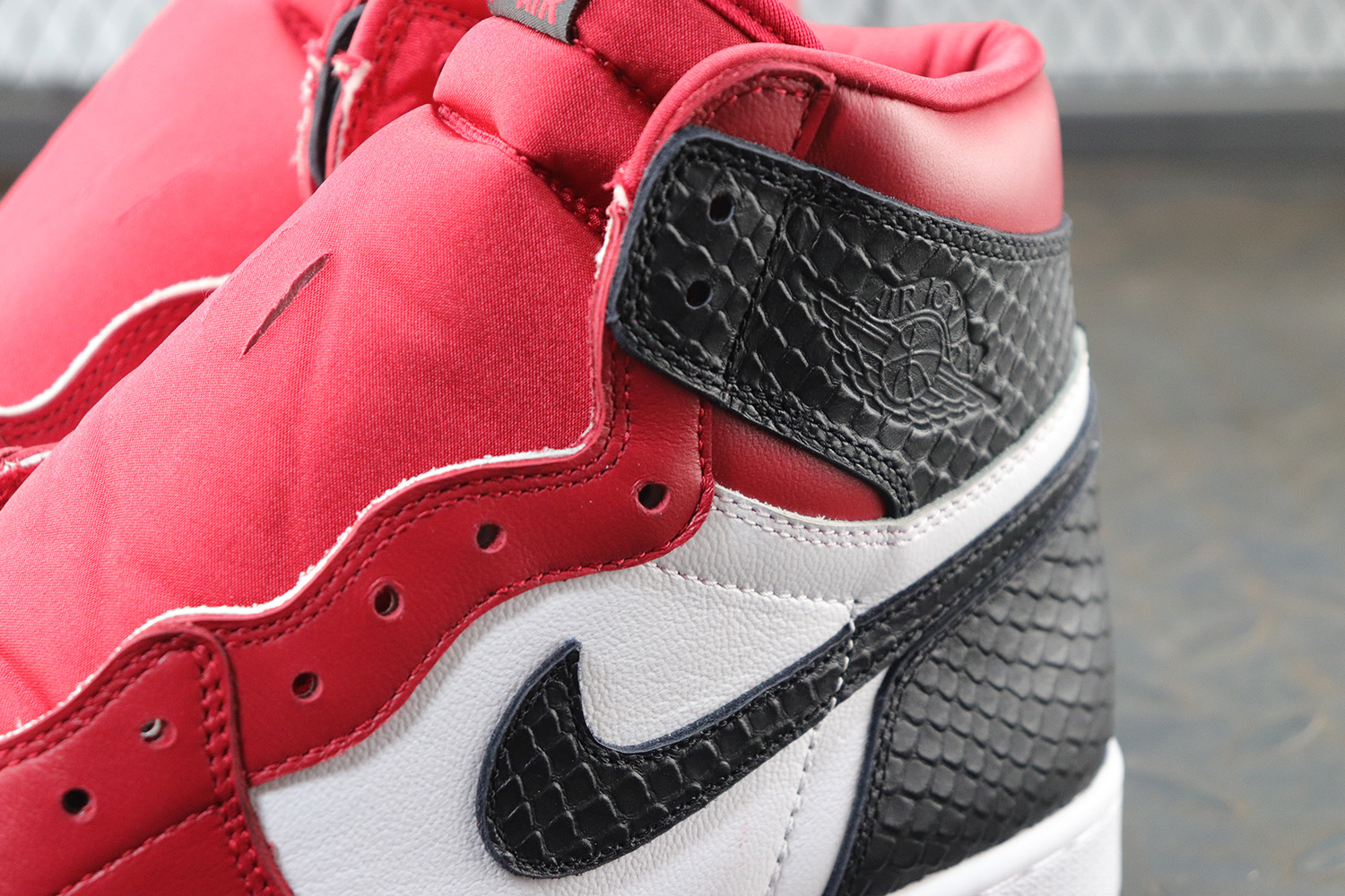 Jordan 1 High OG 'Satin Red' (WOMEN SIZE!!)