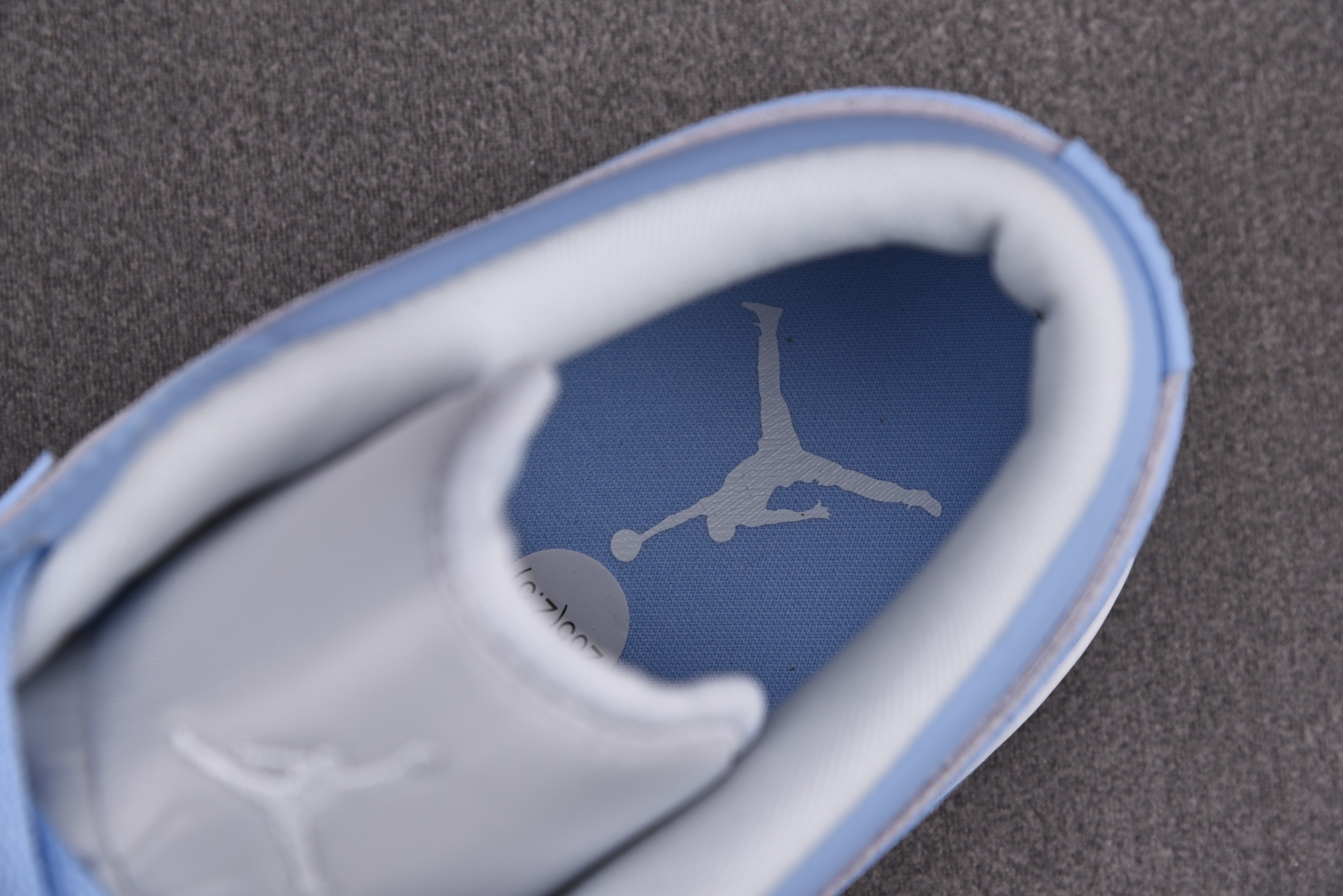 Jordan 1 Low University Blue (Women Size!!)