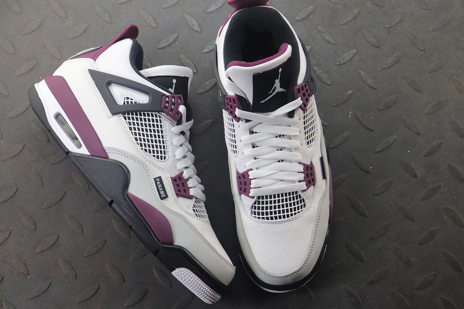 Paris Saint-Germain x Air Jordan 4 Retro Bordeaux