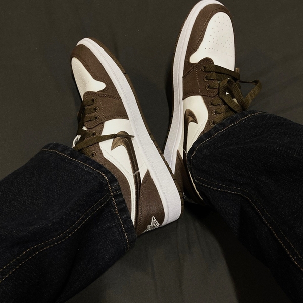 Jordan 1 Low SE Light Olive (Women Size!!)