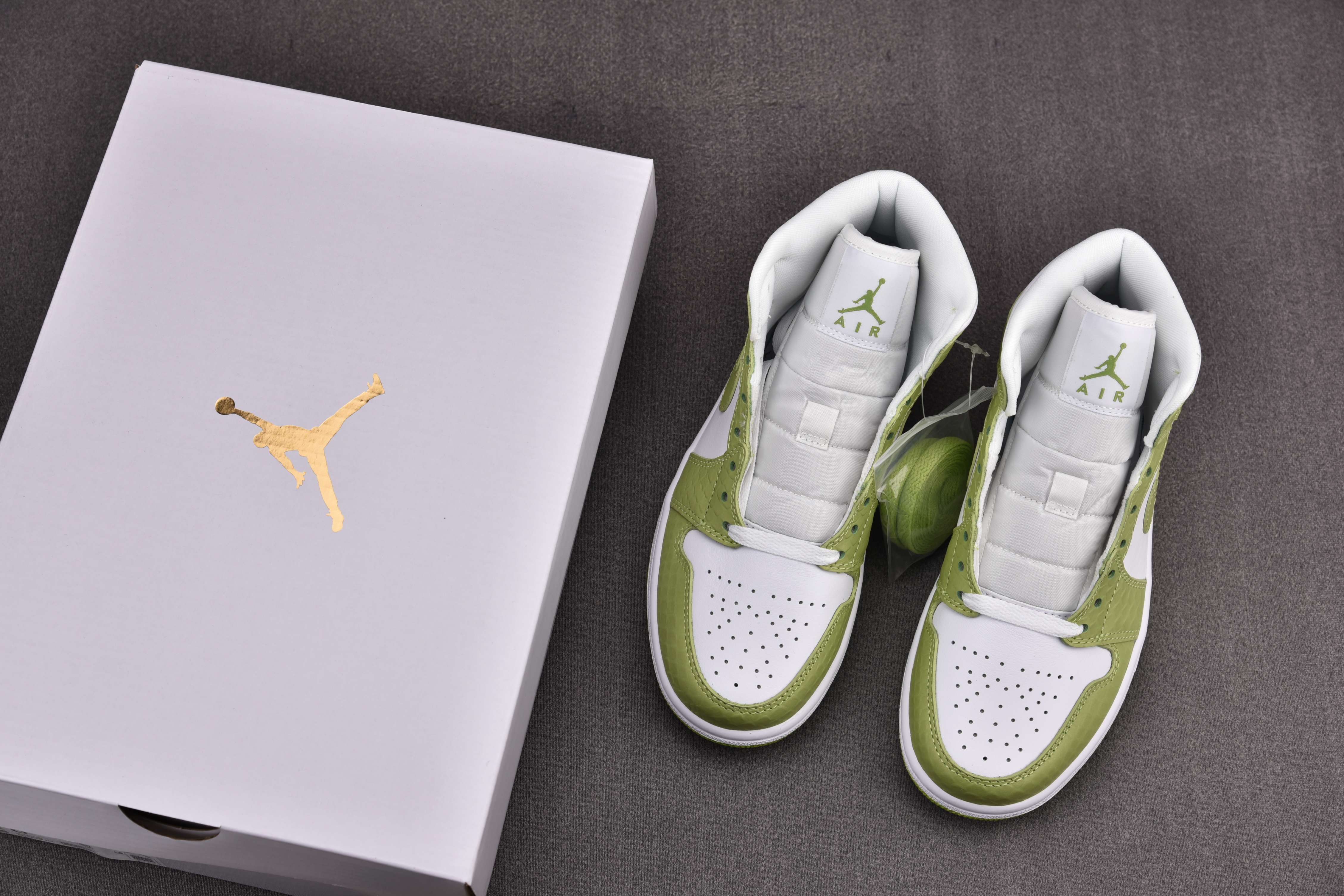 Jordan 1 Mid Green Python (Women Size!!)