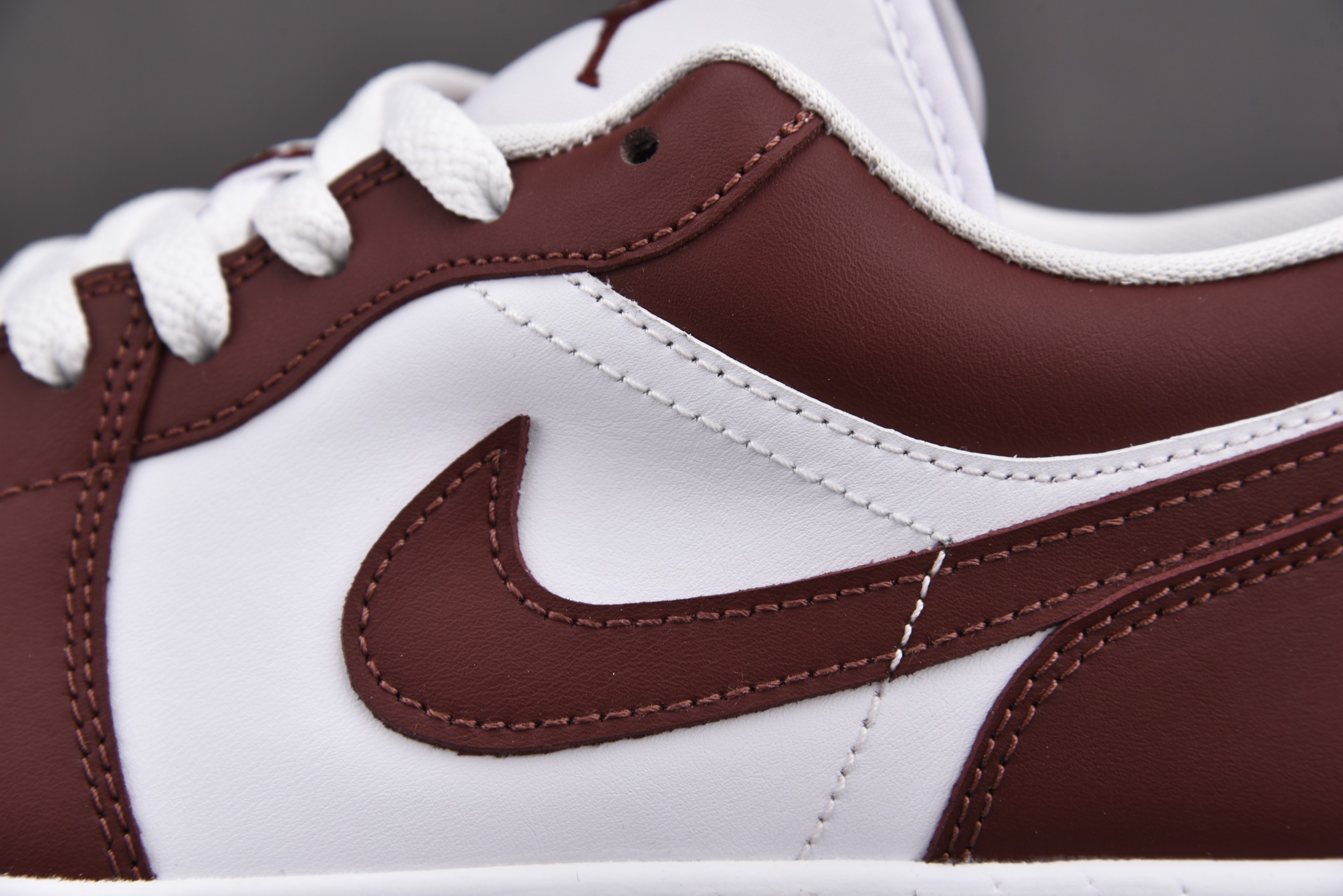 Jordan 1 Low Team Red (Women Size!!)