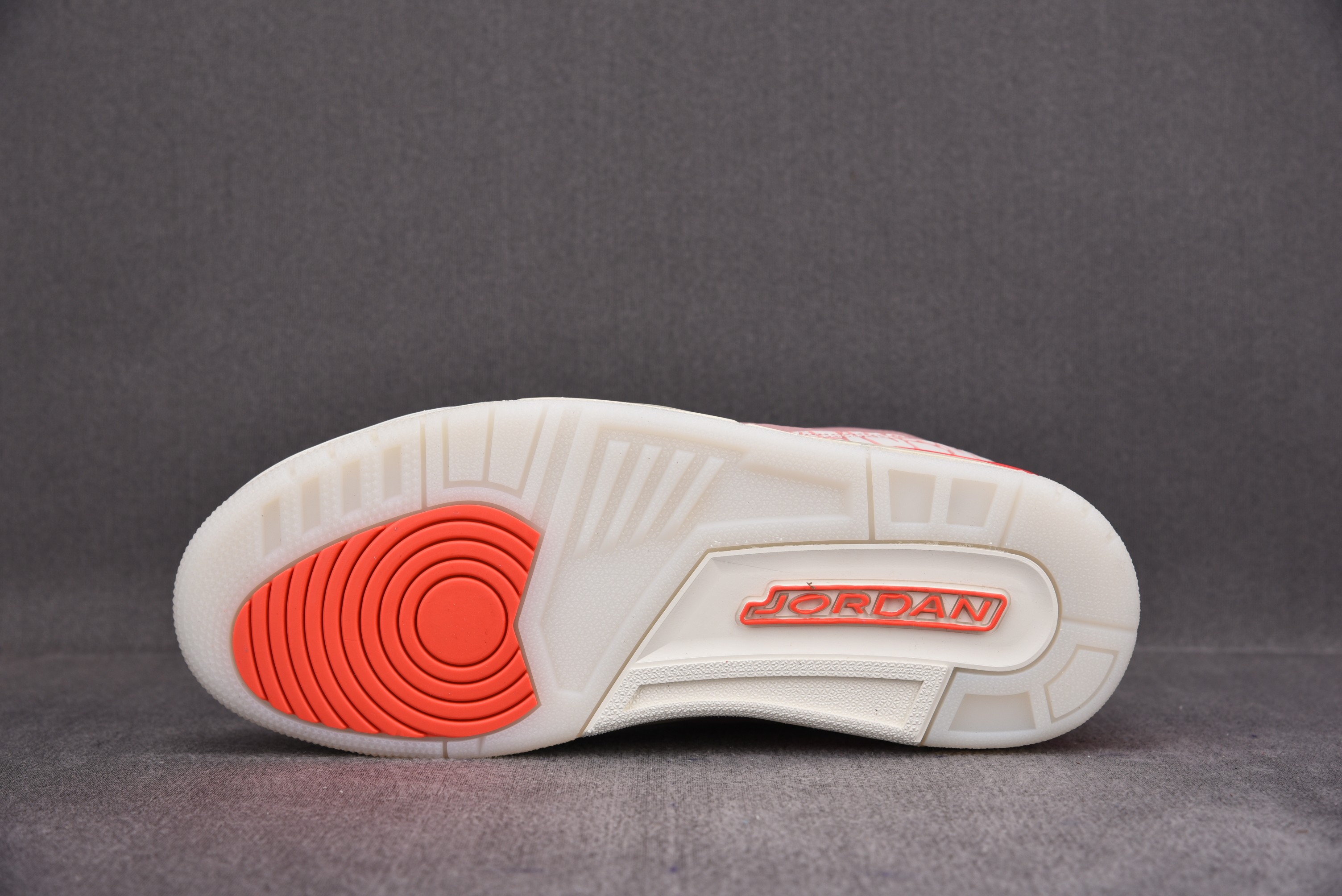 Jordan 3 Retro Rust Pink(Women Size!!)