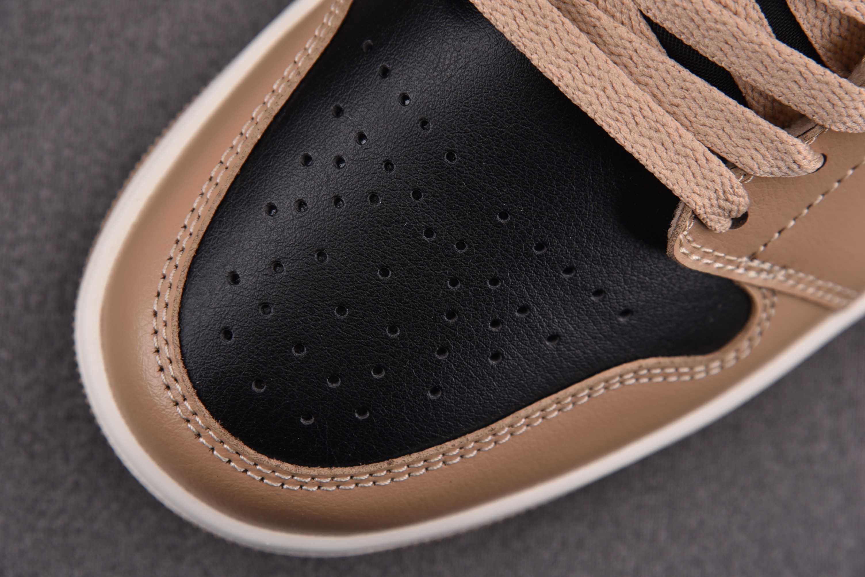 Jordan 1 Low Desert
