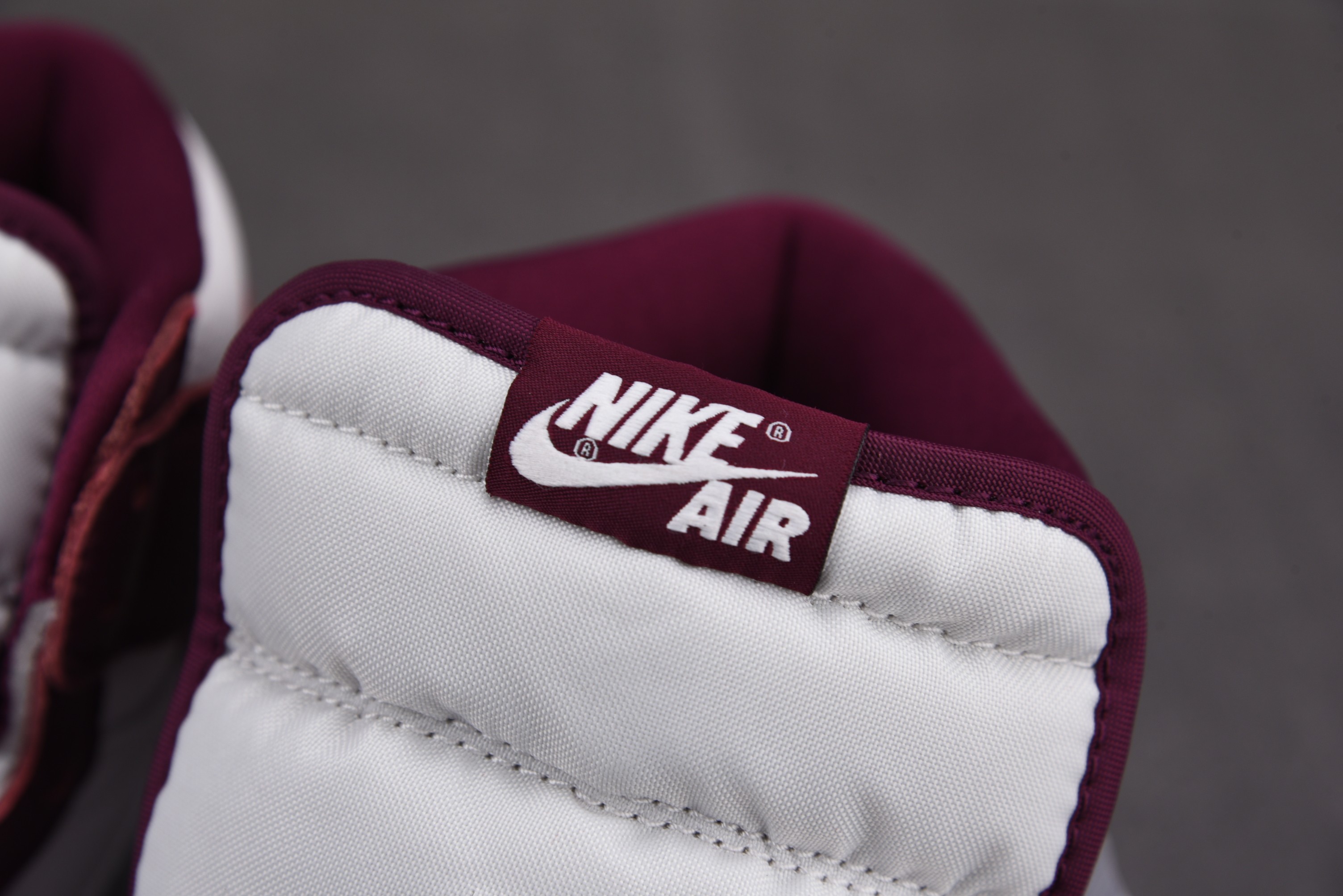 Jordan 1 Retro High OG Bordeaux