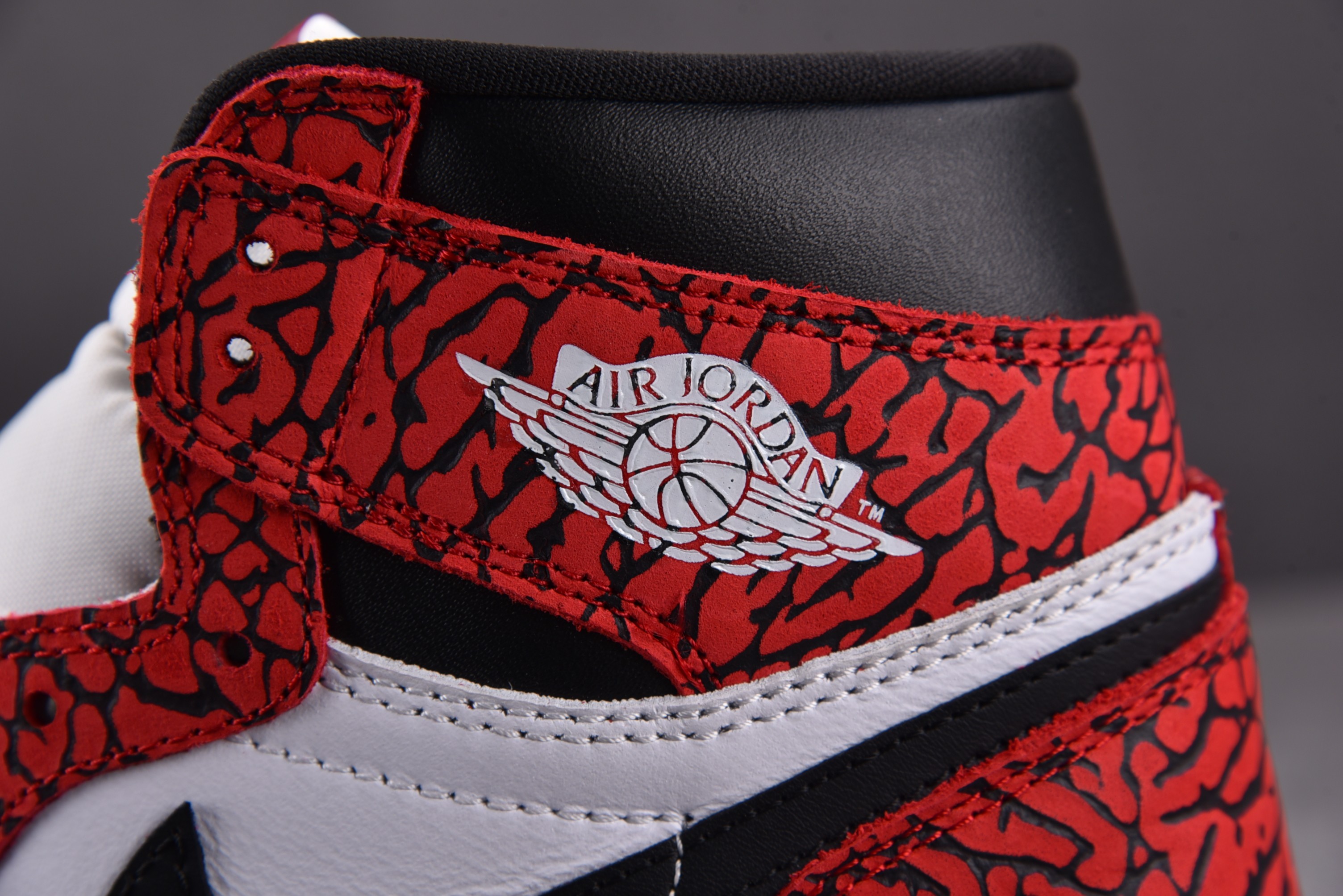 Jordan 1 Retro High OG Chicago Cement
