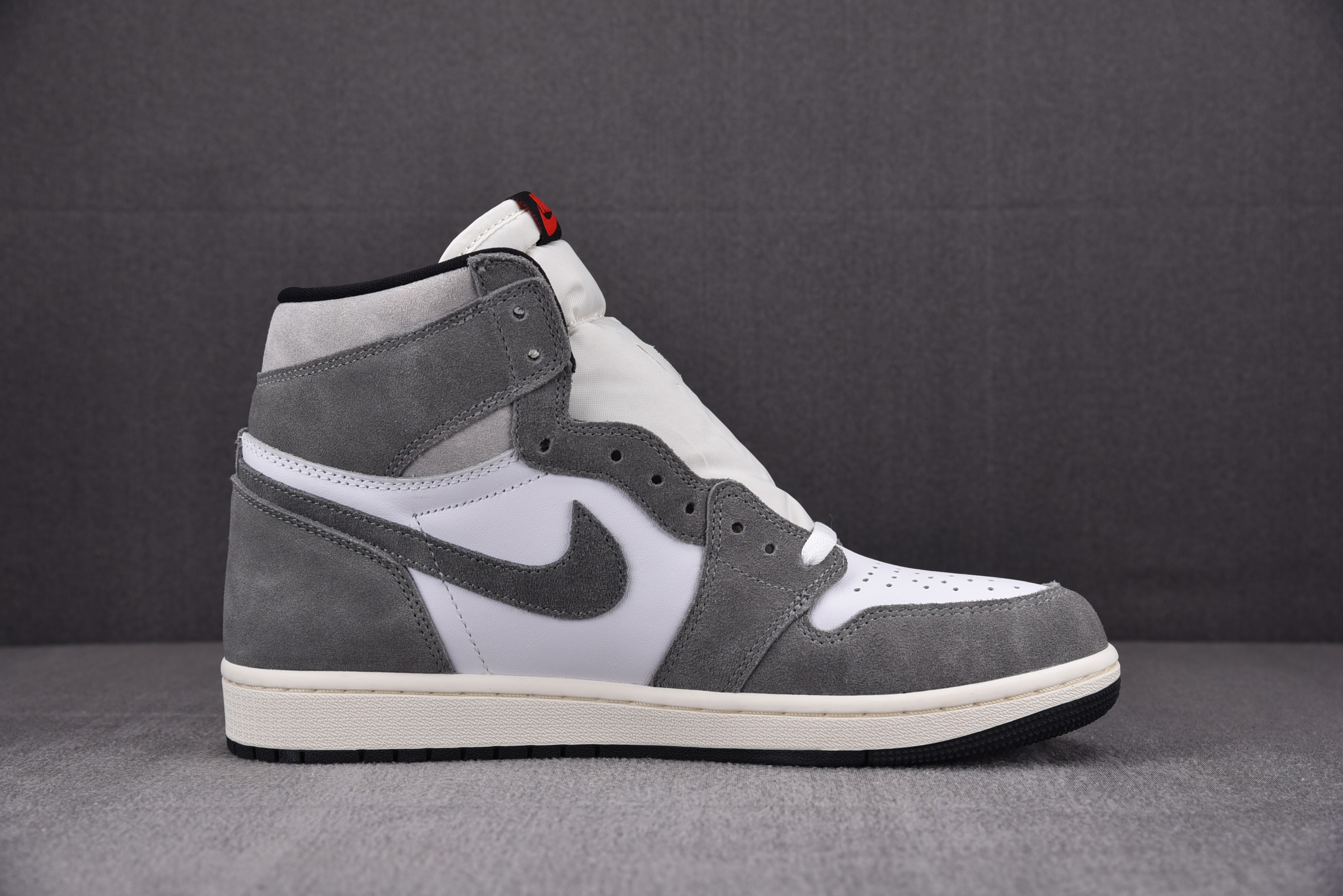 Jordan 1 Retro High OG Washed Black