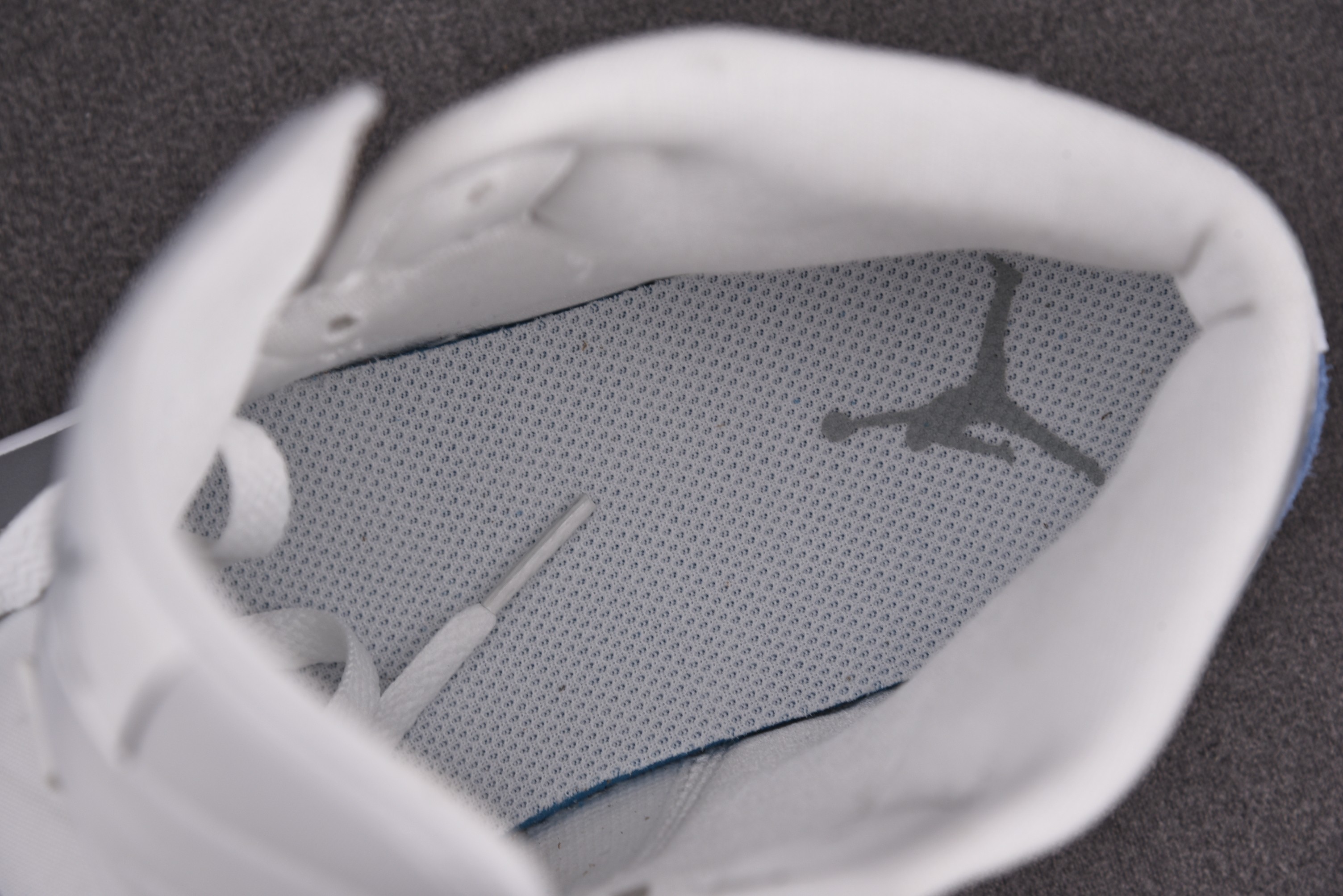Jordan 1 Mid Wolf Grey Aluminum (Women Size!!)