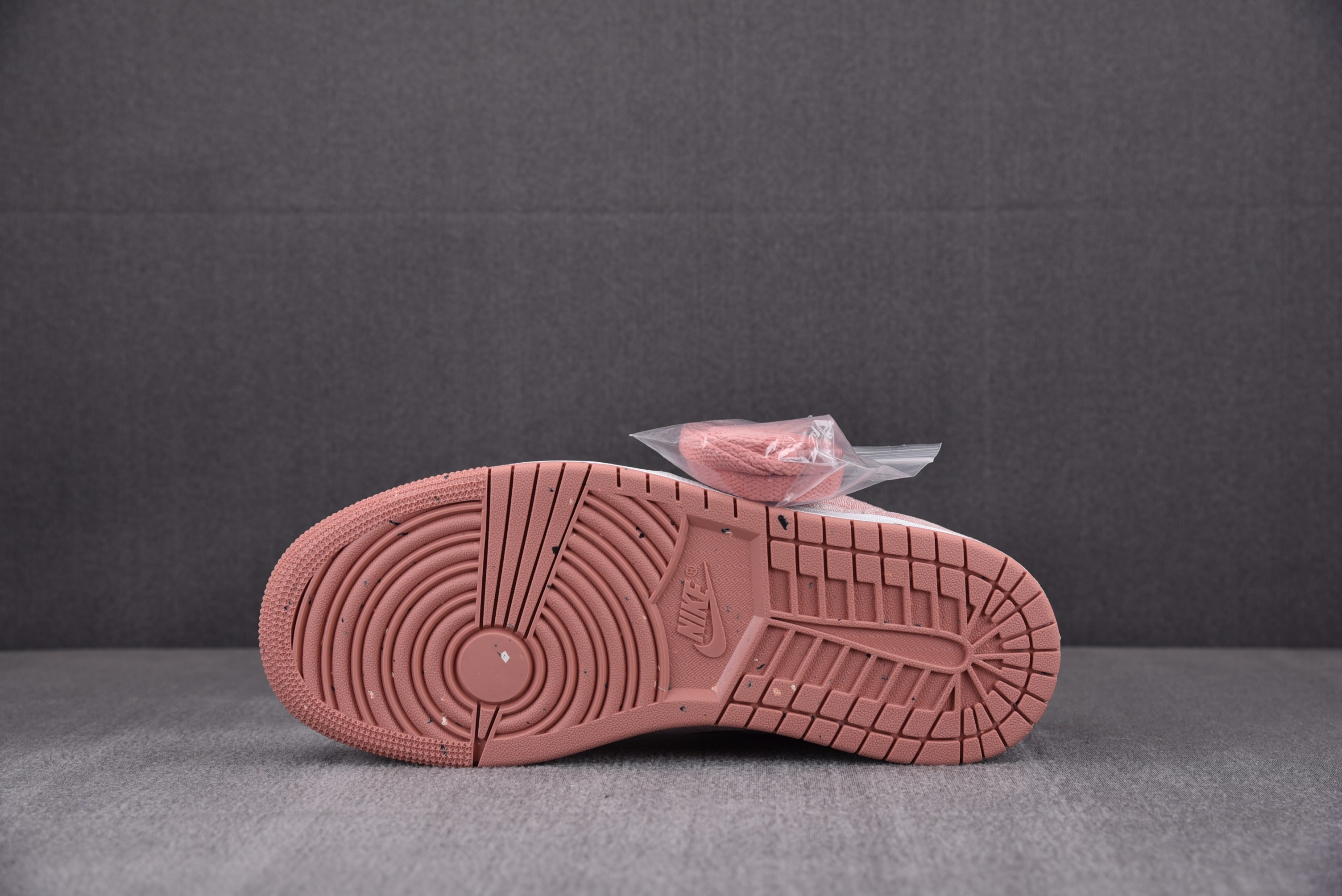 Air Jordan 1 Low SE Pink Velvet (Women Size!!)