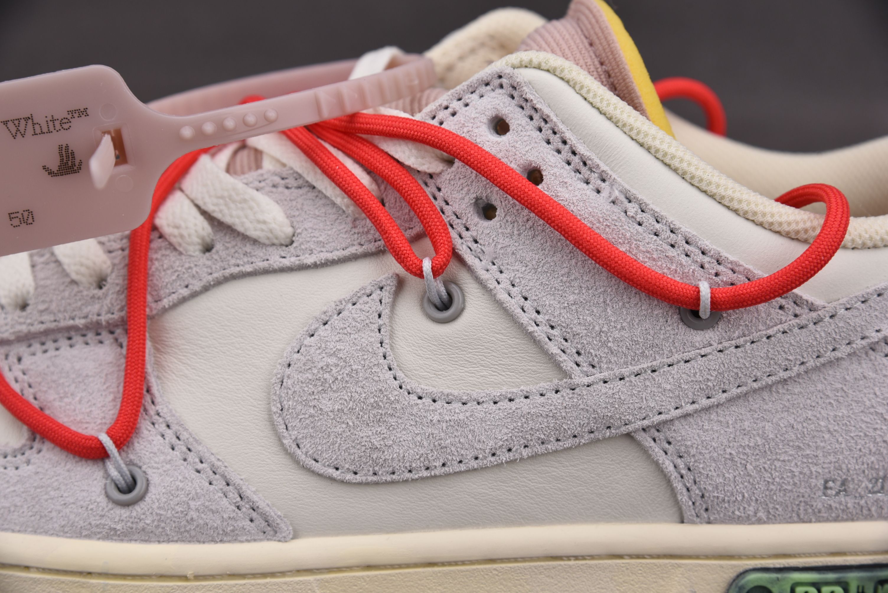 Nike Dunk Low   Lot 33