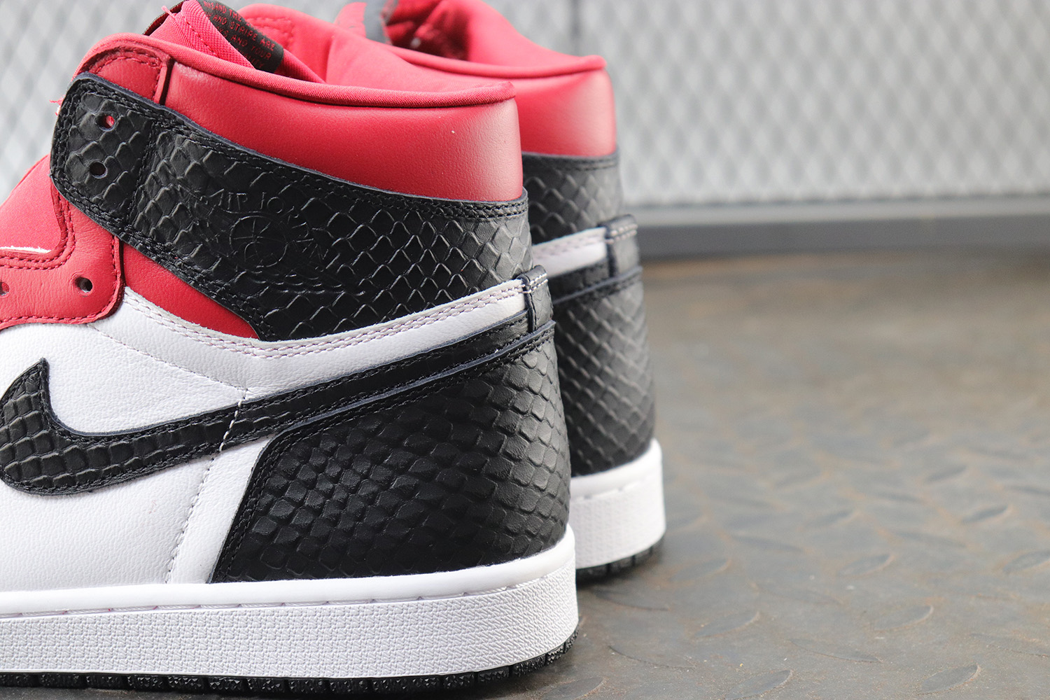 Jordan 1 High OG 'Satin Red' (WOMEN SIZE!!)