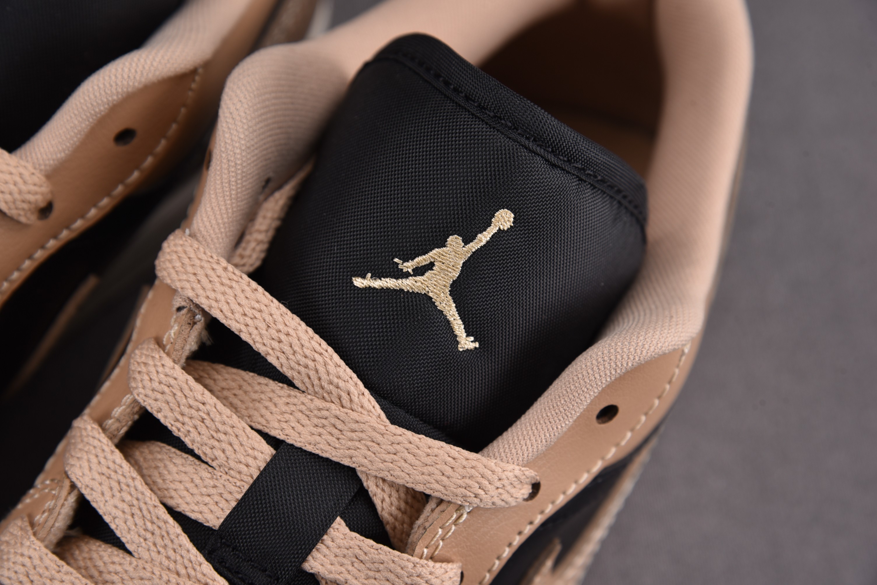 Jordan 1 Low Desert