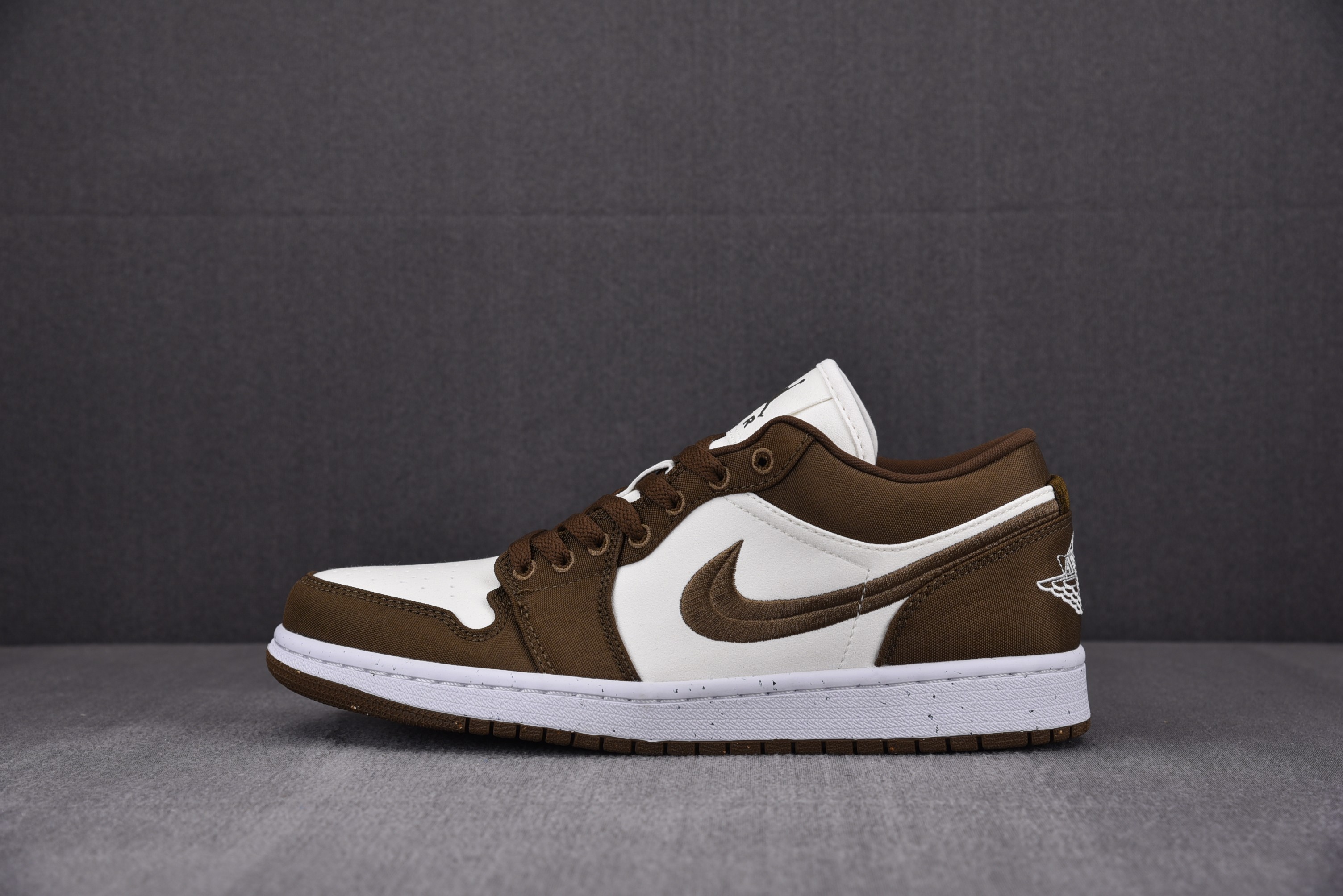 Jordan 1 Low SE Light Olive (Women Size!!)