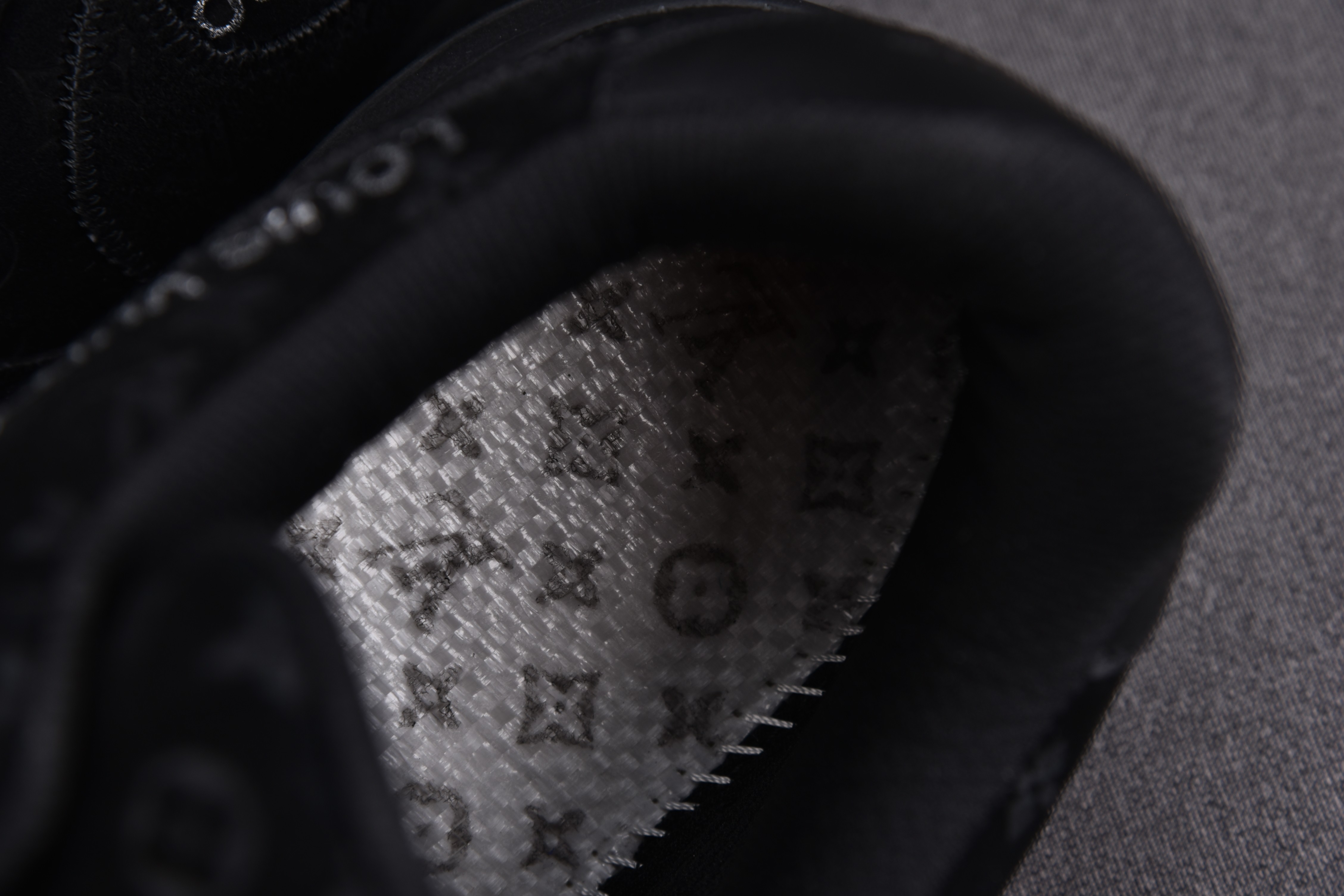 Nike Air Force 1 Low Louis Vuitton Royal Black (Be careful about the size!!)