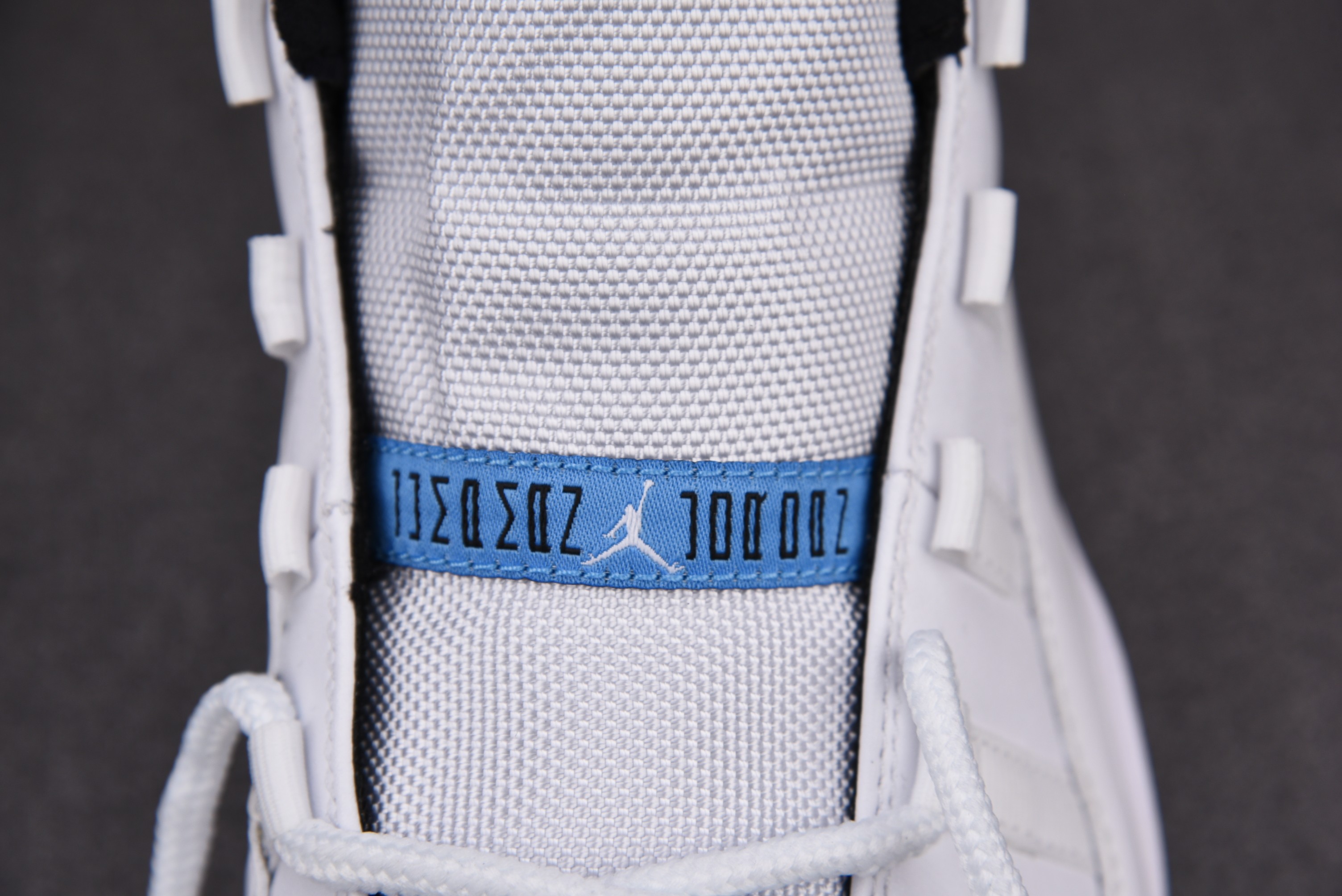 Jordan 11 Retro Legend Blue (2014)