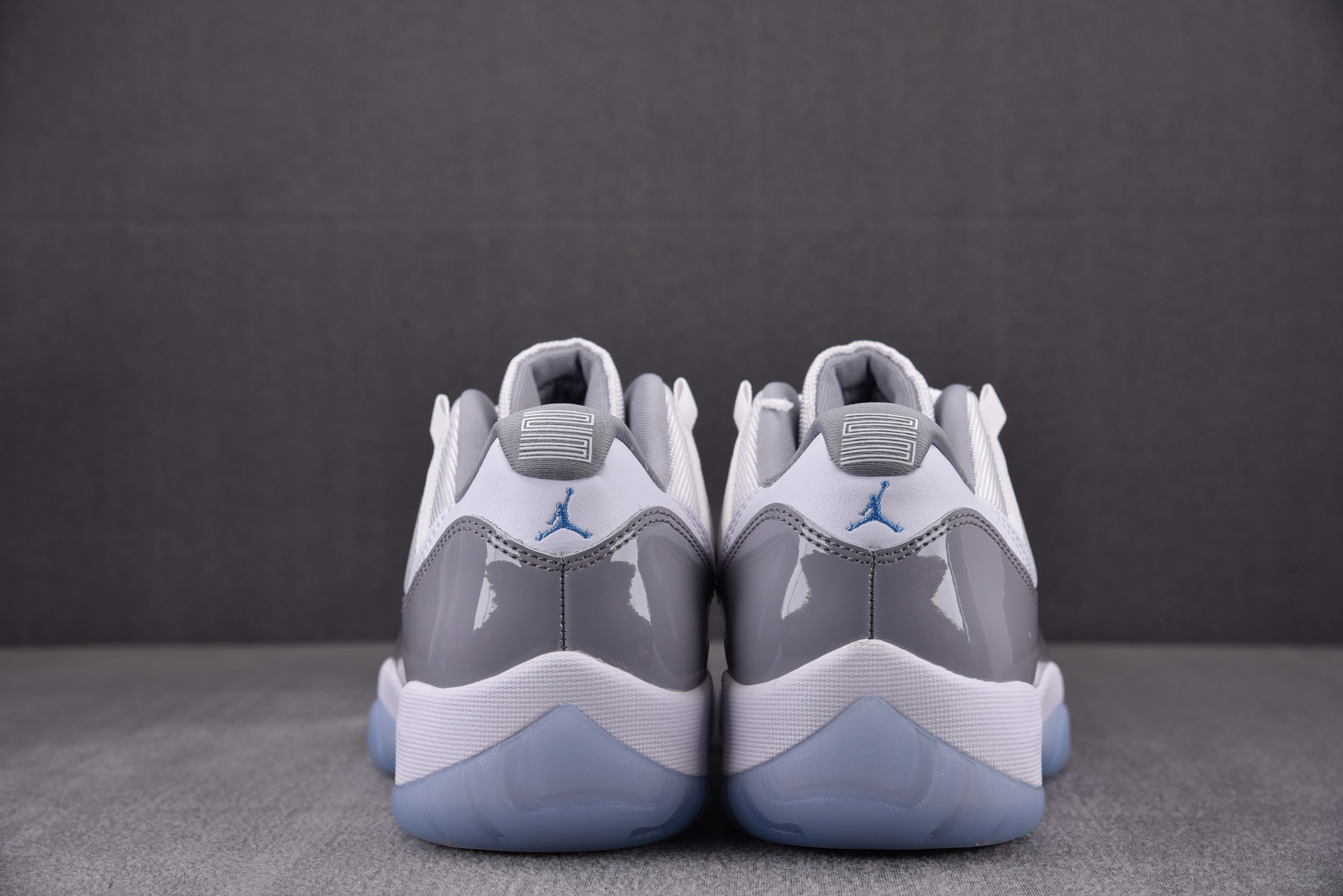 Jordan 11 Retro Low Cement Grey