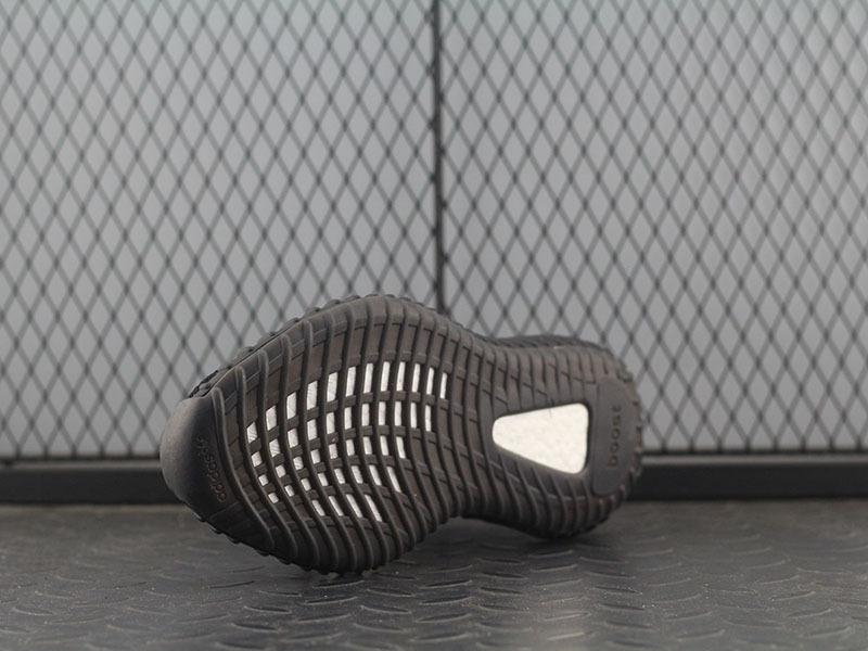 adidas Yeezy Boost 350 V2 Core Black White / Oreo (2016/2022)