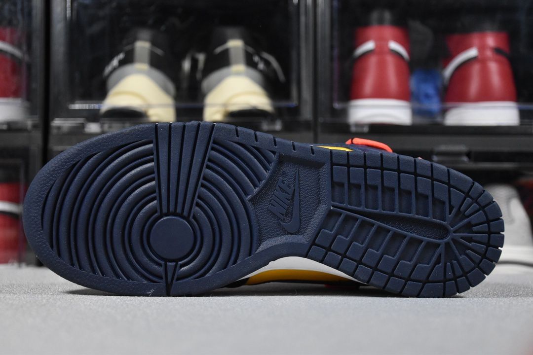 Nike Dunk Low   Michigan