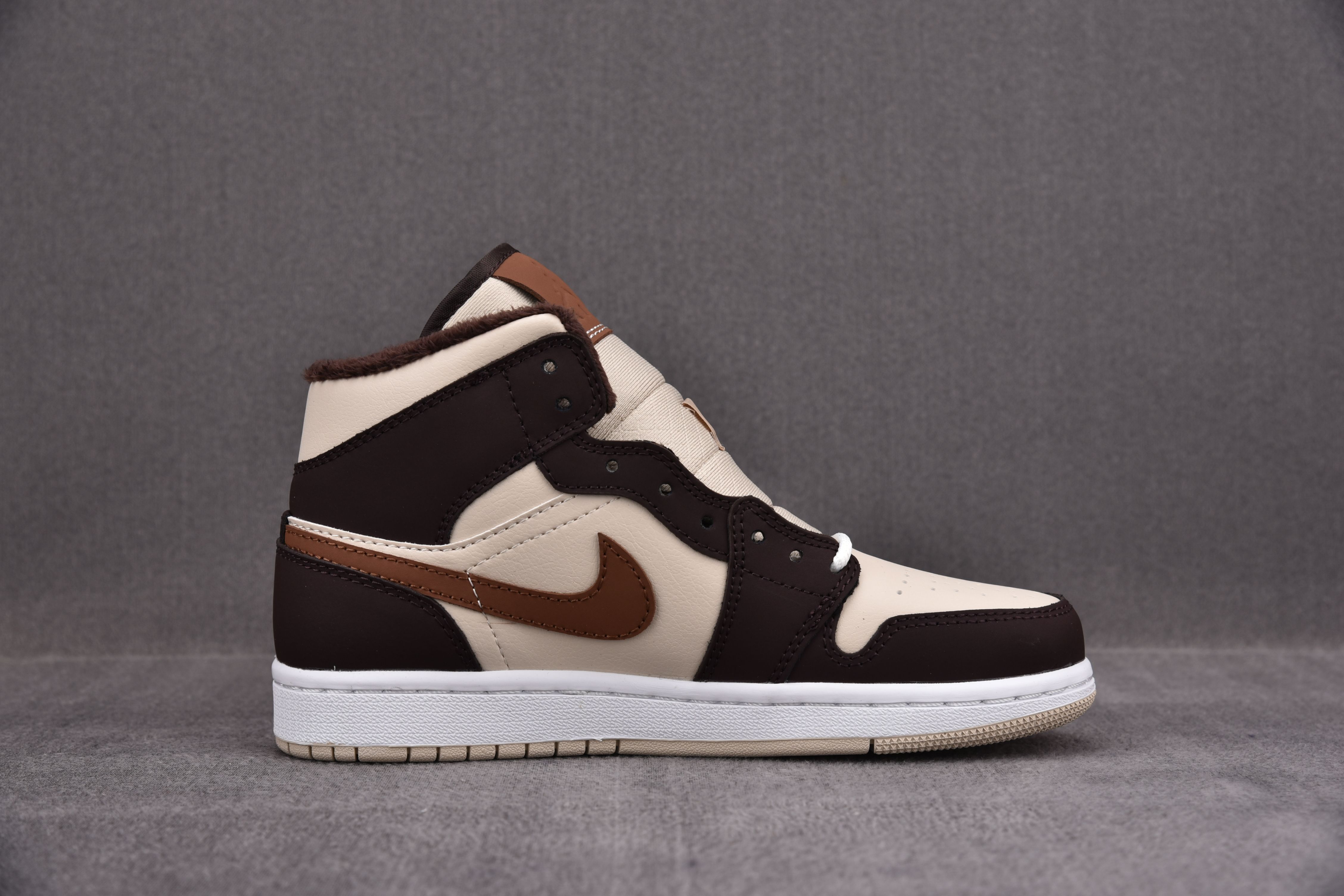 Jordan 1 Mid SE Brown Basalt Oatmeal (Women Size!!)