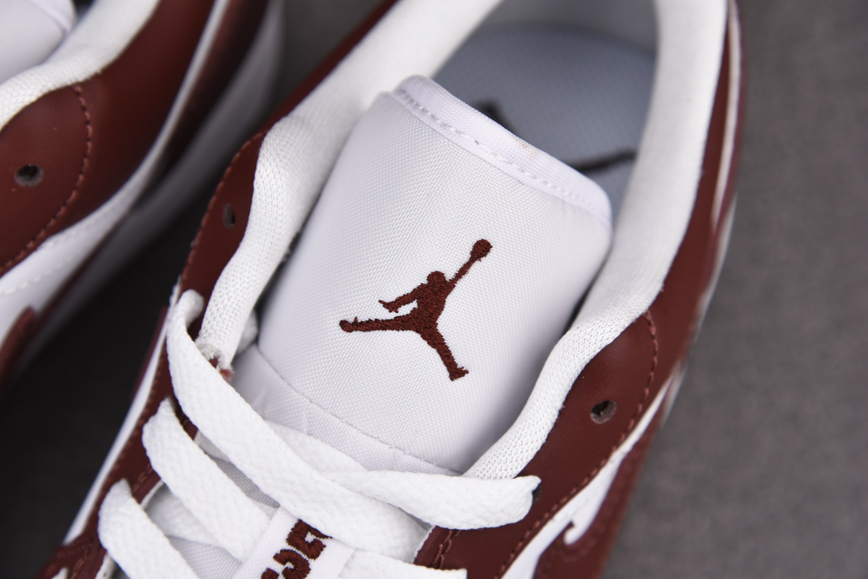 Jordan 1 Low Team Red (Women Size!!)