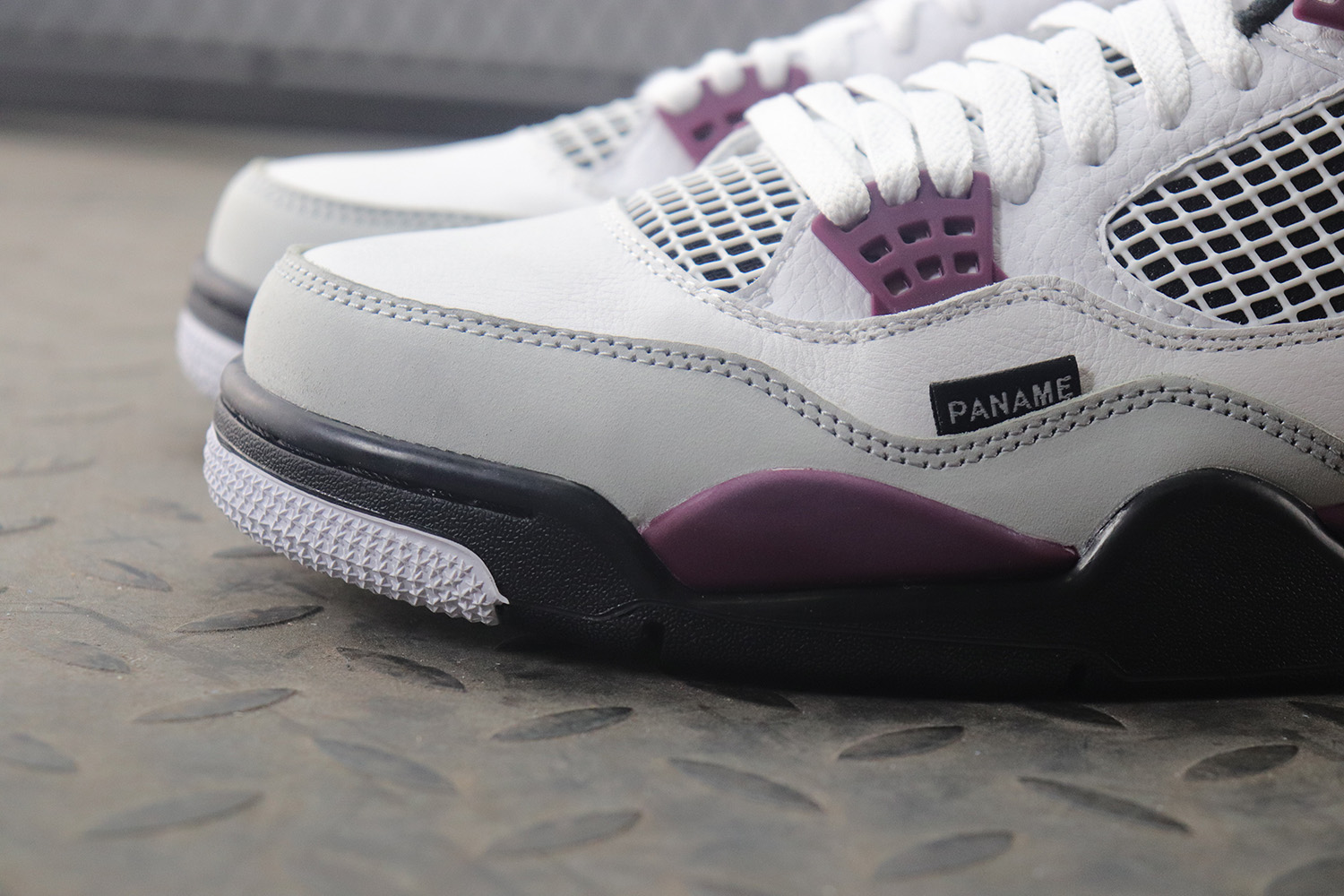 Paris Saint-Germain x Air Jordan 4 Retro Bordeaux