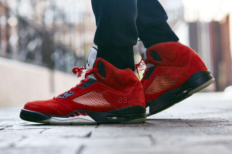 Jordan 5 Retro Raging Bull Red (Wood Box)