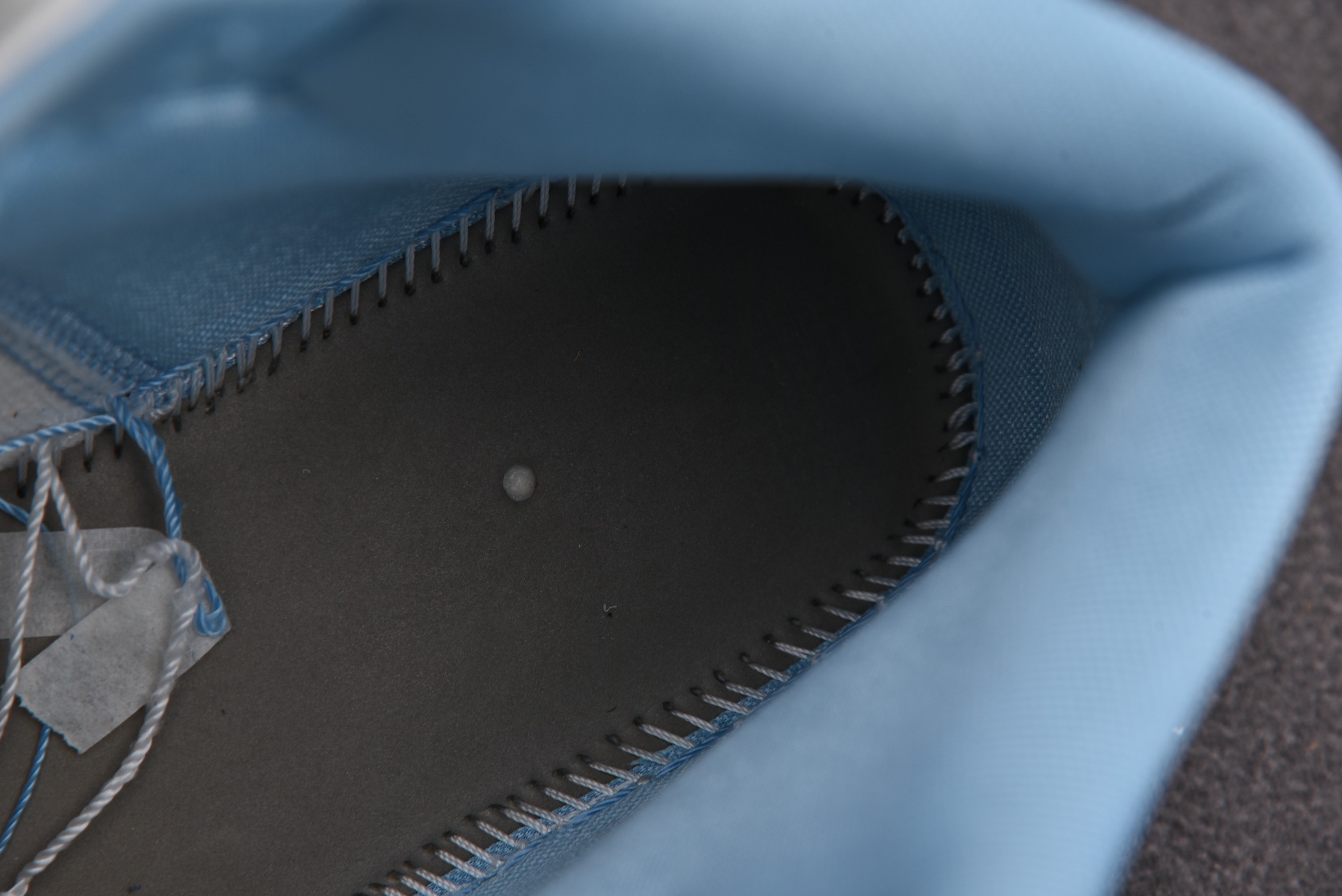 Jordan 1 Mid UNC (Women Size!!)