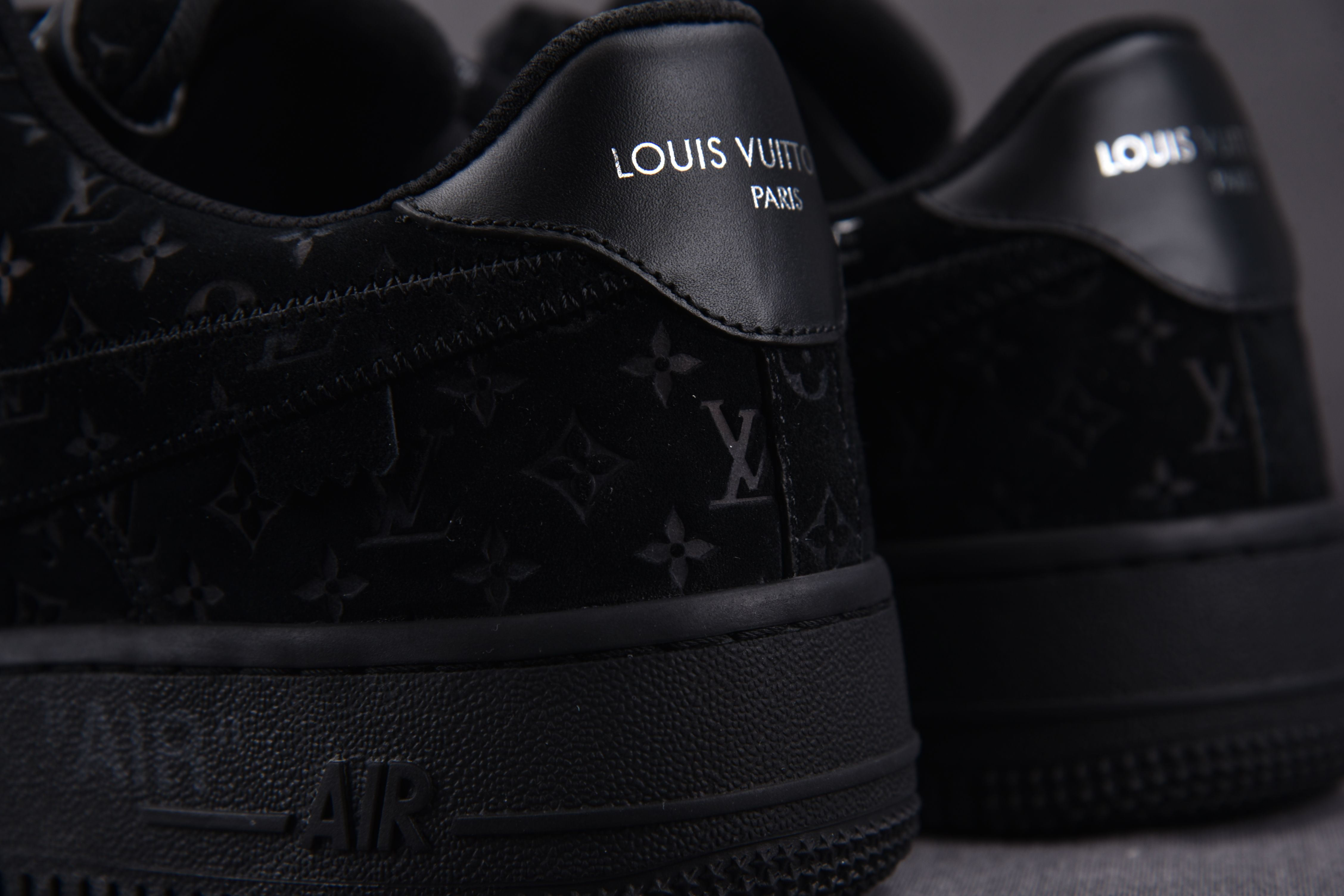 Nike Air Force 1 Low Louis Vuitton Royal Black (Be careful about the size!!)