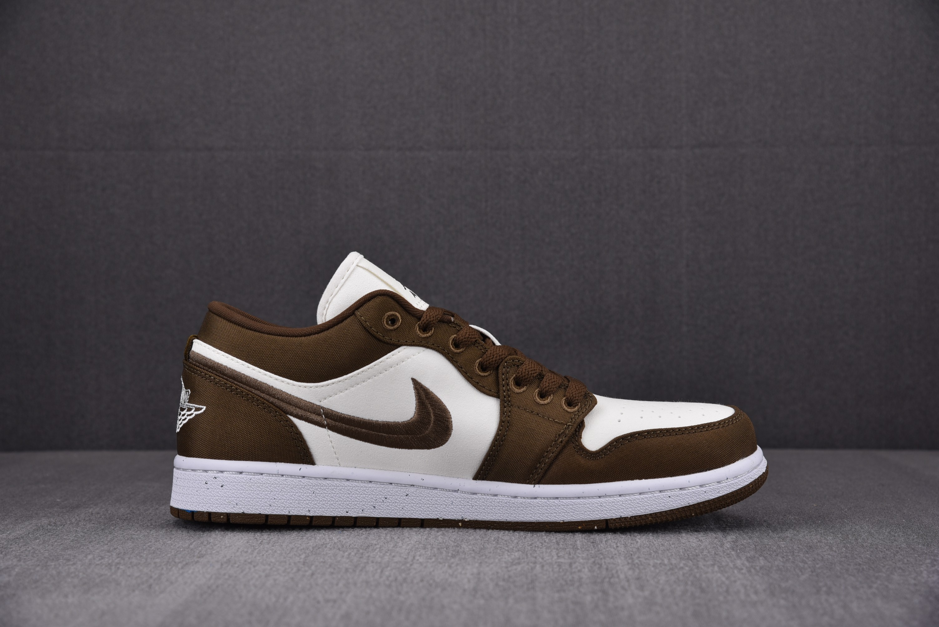 Jordan 1 Low SE Light Olive (Women Size!!)