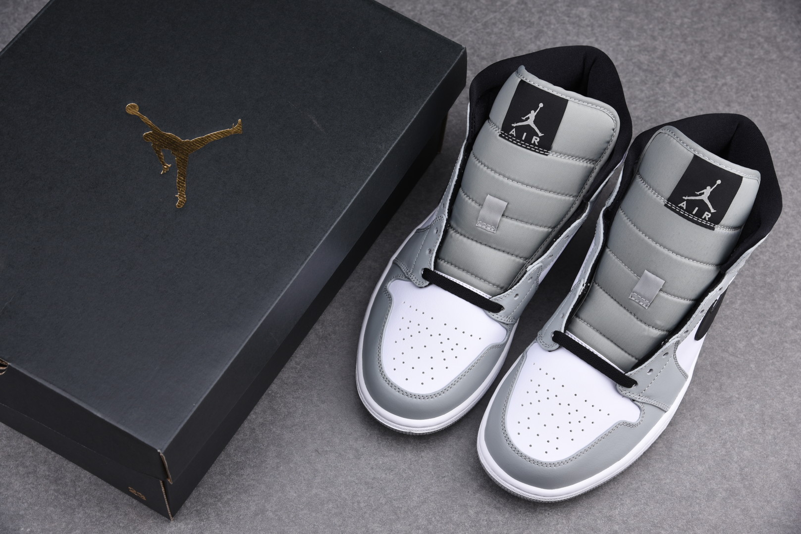 Jordan 1 Mid Light Smoke Grey