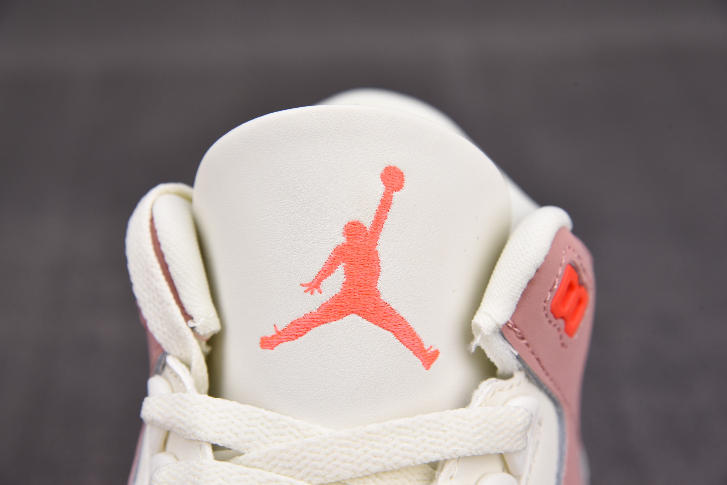 Jordan 3 Retro Rust Pink(Women Size!!)
