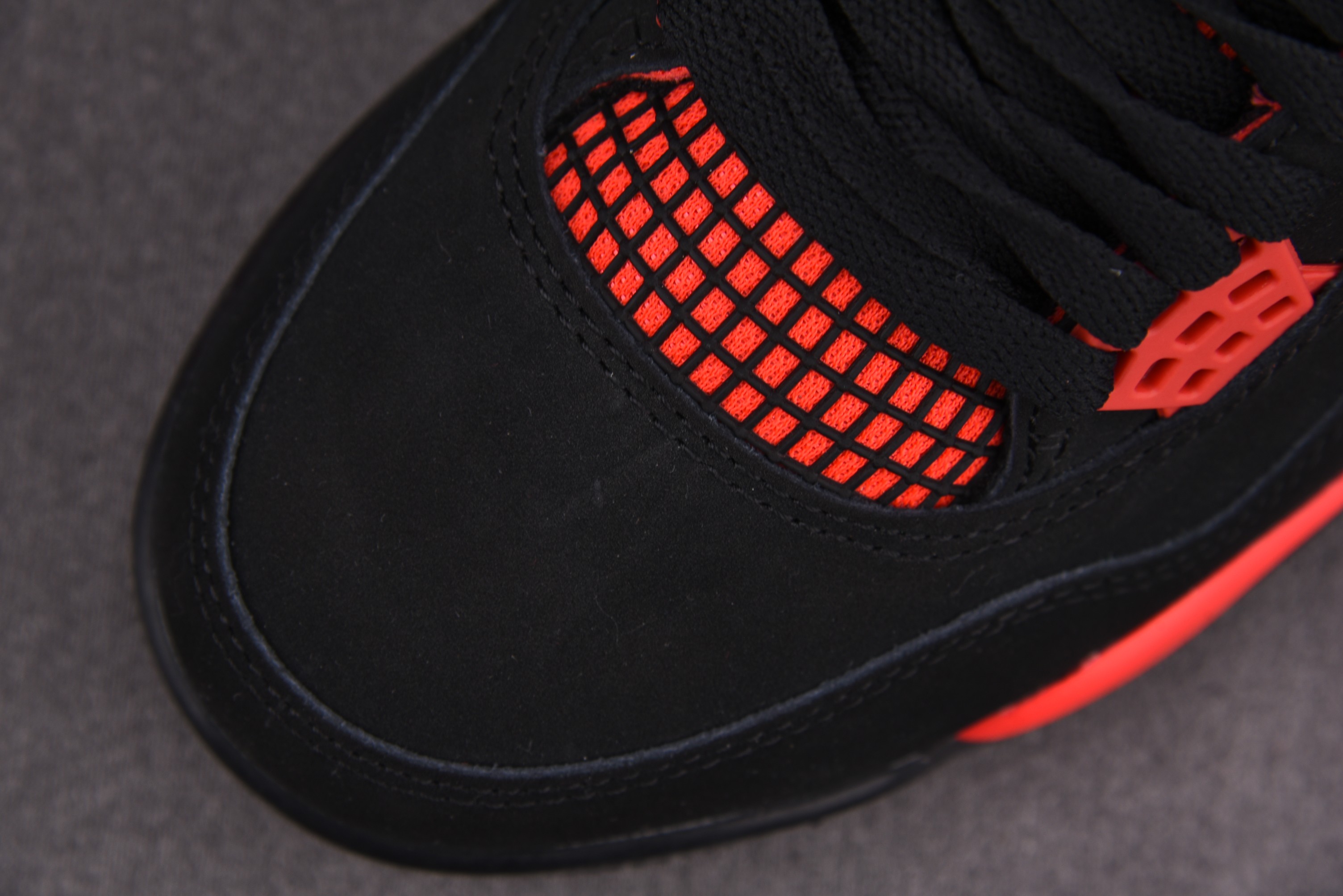Jordan 4 Retro Red Thunder