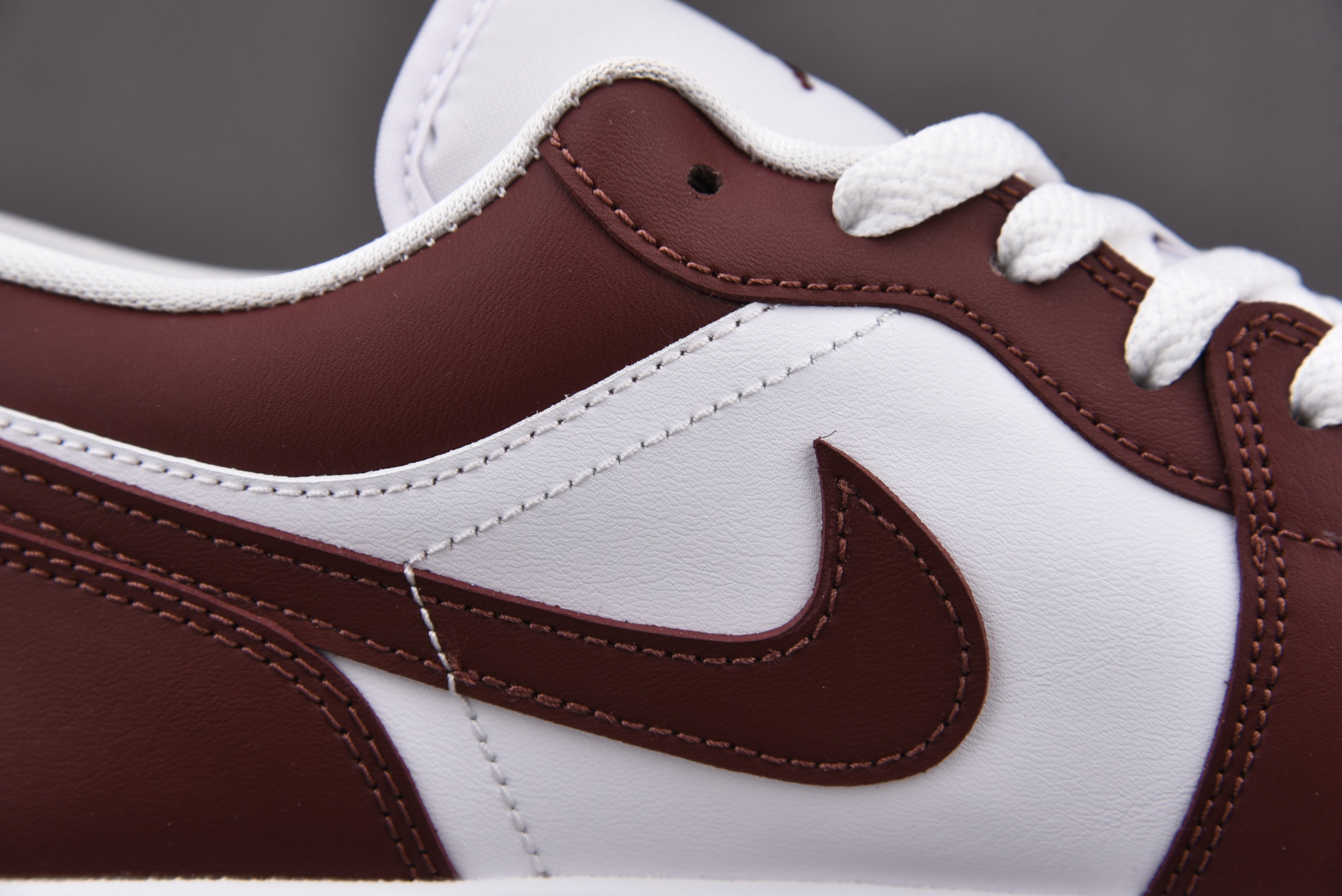 Jordan 1 Low Team Red (Women Size!!)