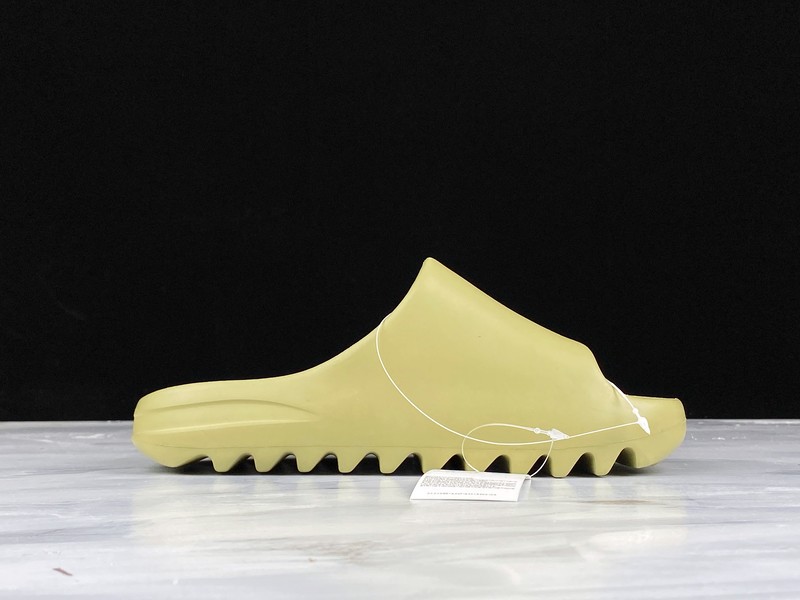 Yeezy Slide Resin (One Size Smaller!!)