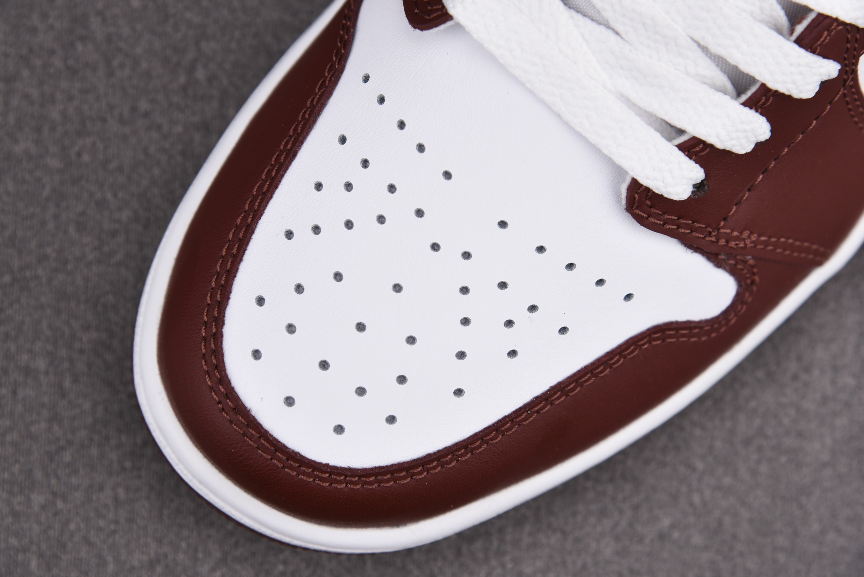 Jordan 1 Low Team Red (Women Size!!)