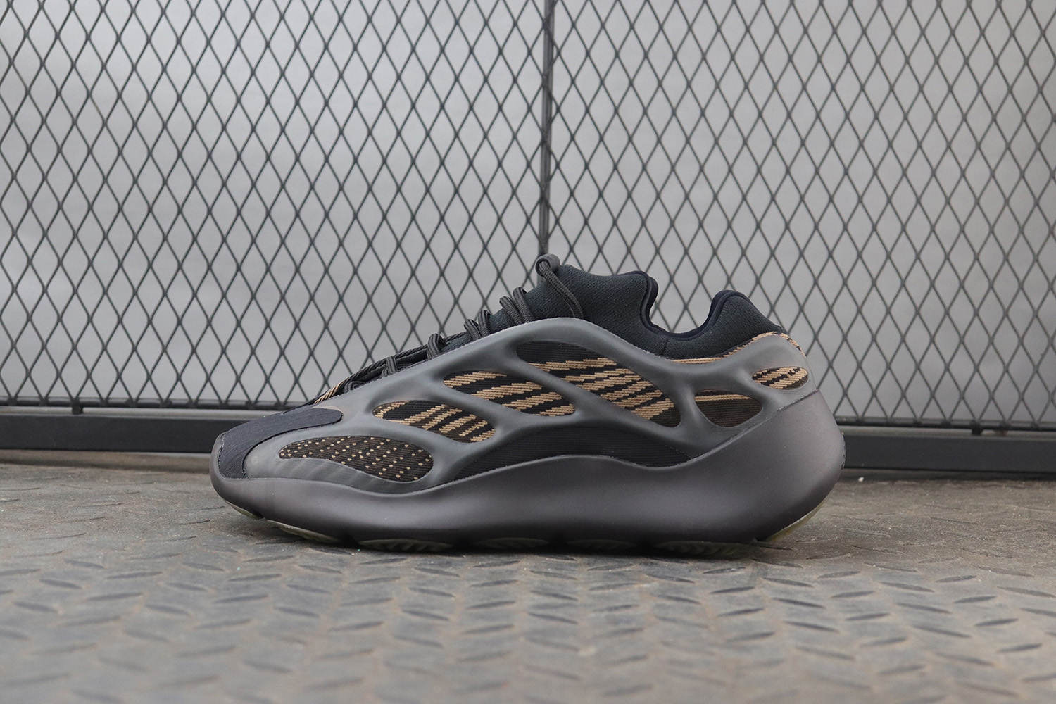Adidas Yeezy 700 V3 Clay Brown